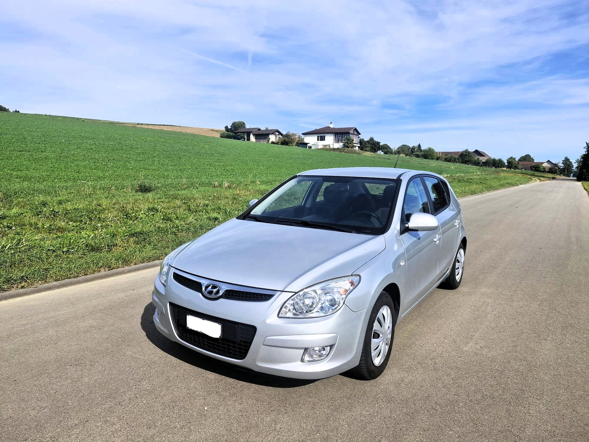 HYUNDAI i30 2.0 Premium Automatic-image-2
