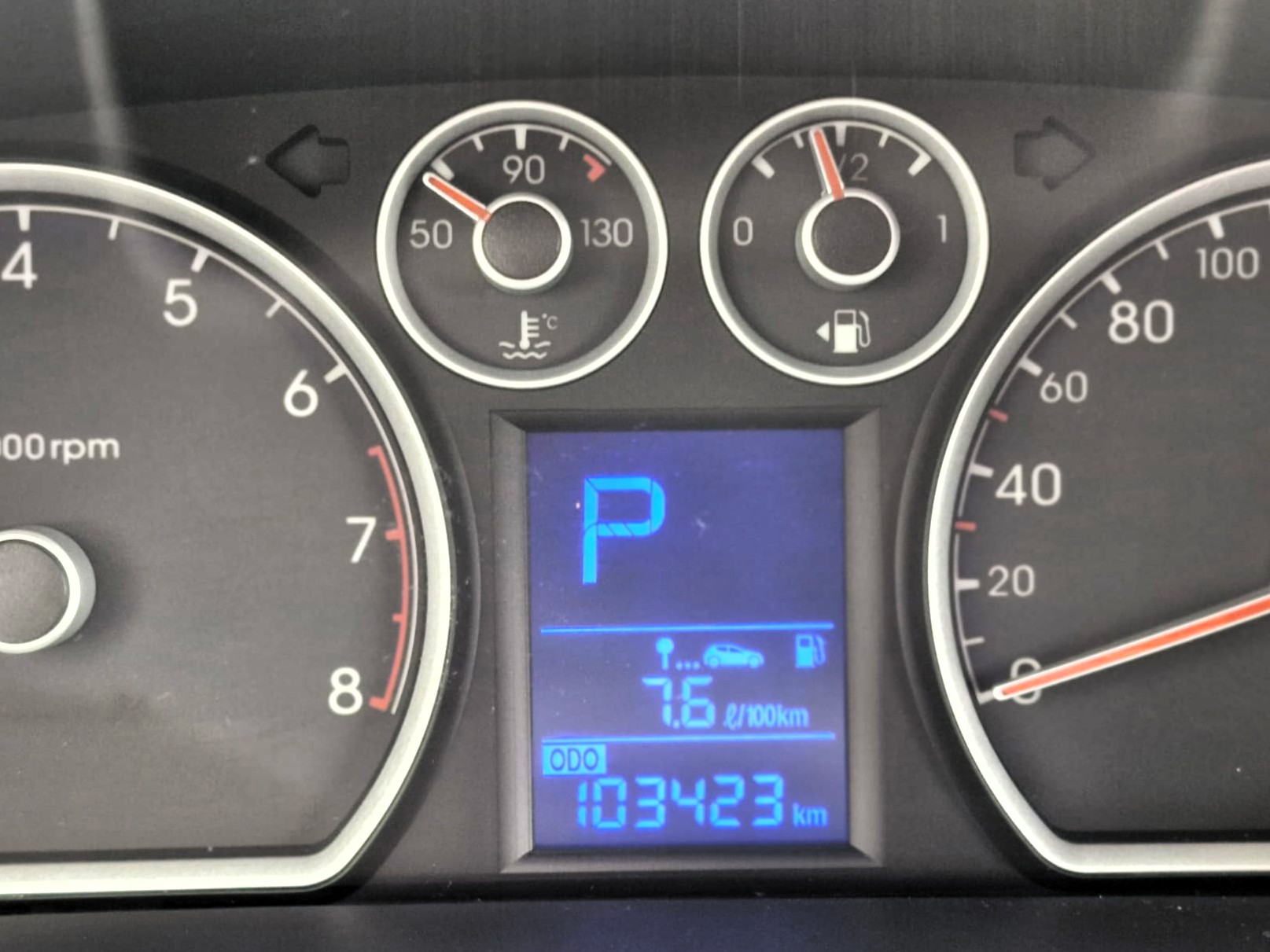 HYUNDAI i30 2.0 Premium Automatic-image-12