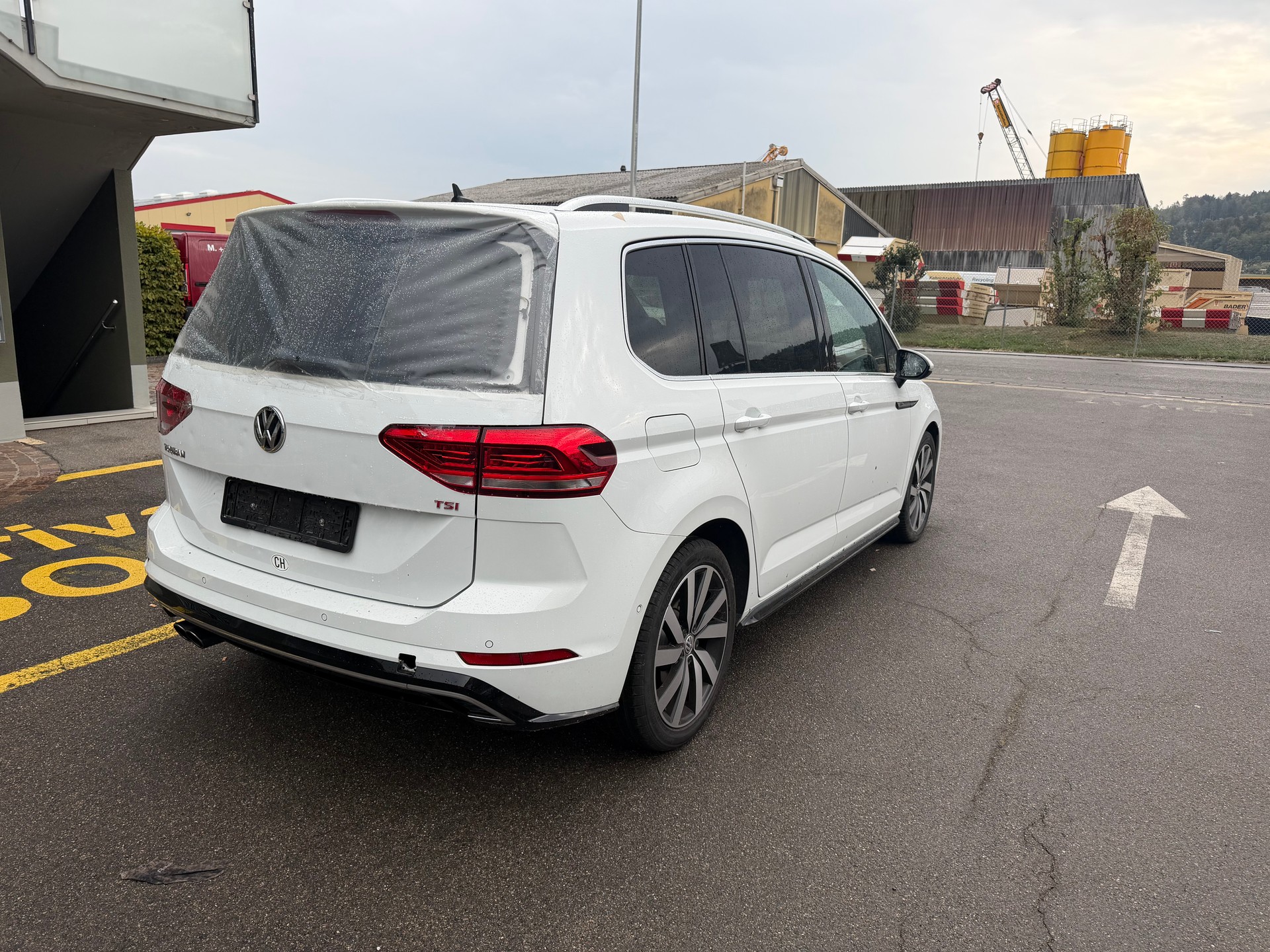 VW Touran 1.8 TSI BlueMotion Technology Sport DSG-image-3