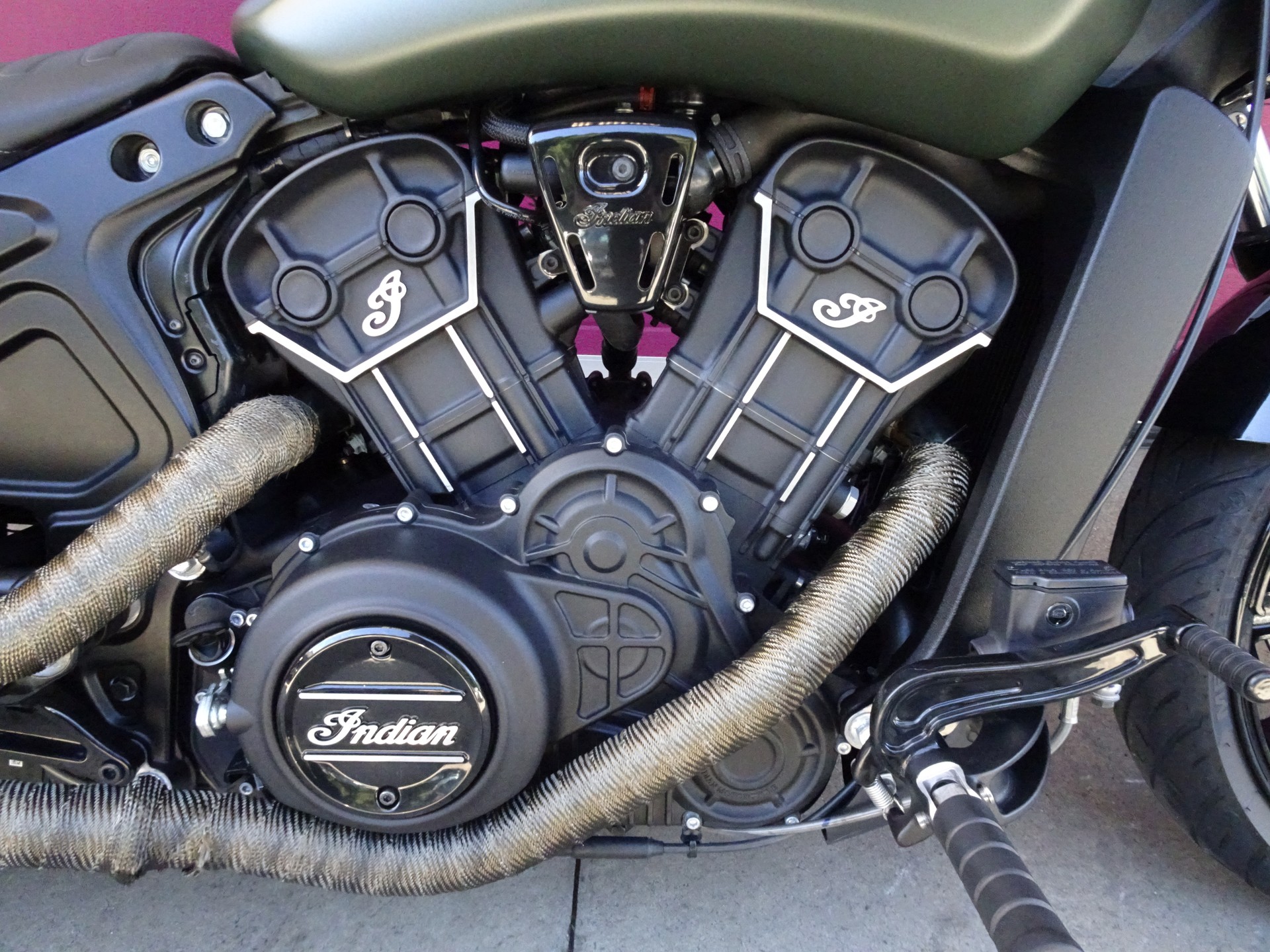 INDIAN Scout 1200 Rogue-image-9