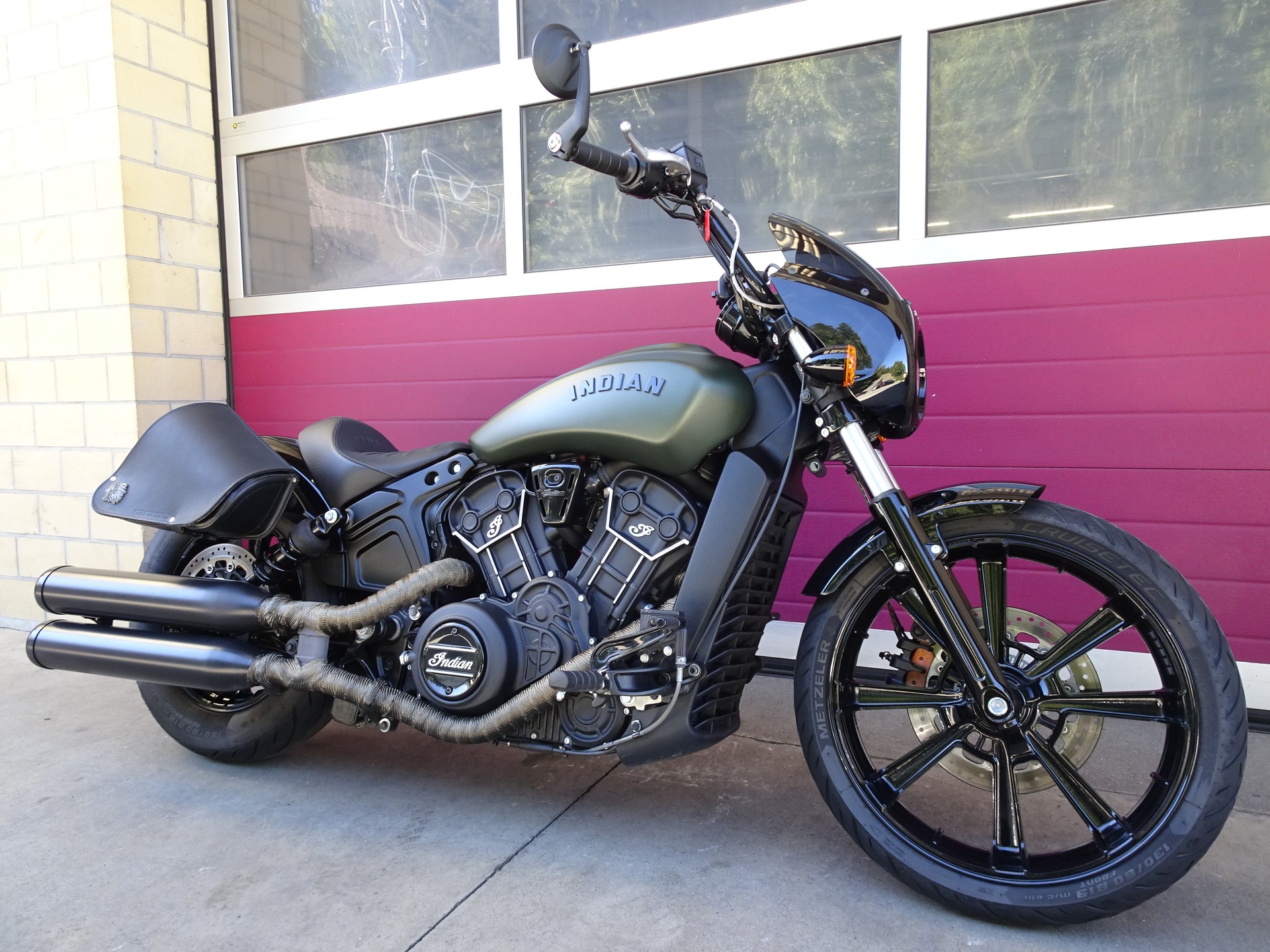 INDIAN Scout 1200 Rogue-image-10