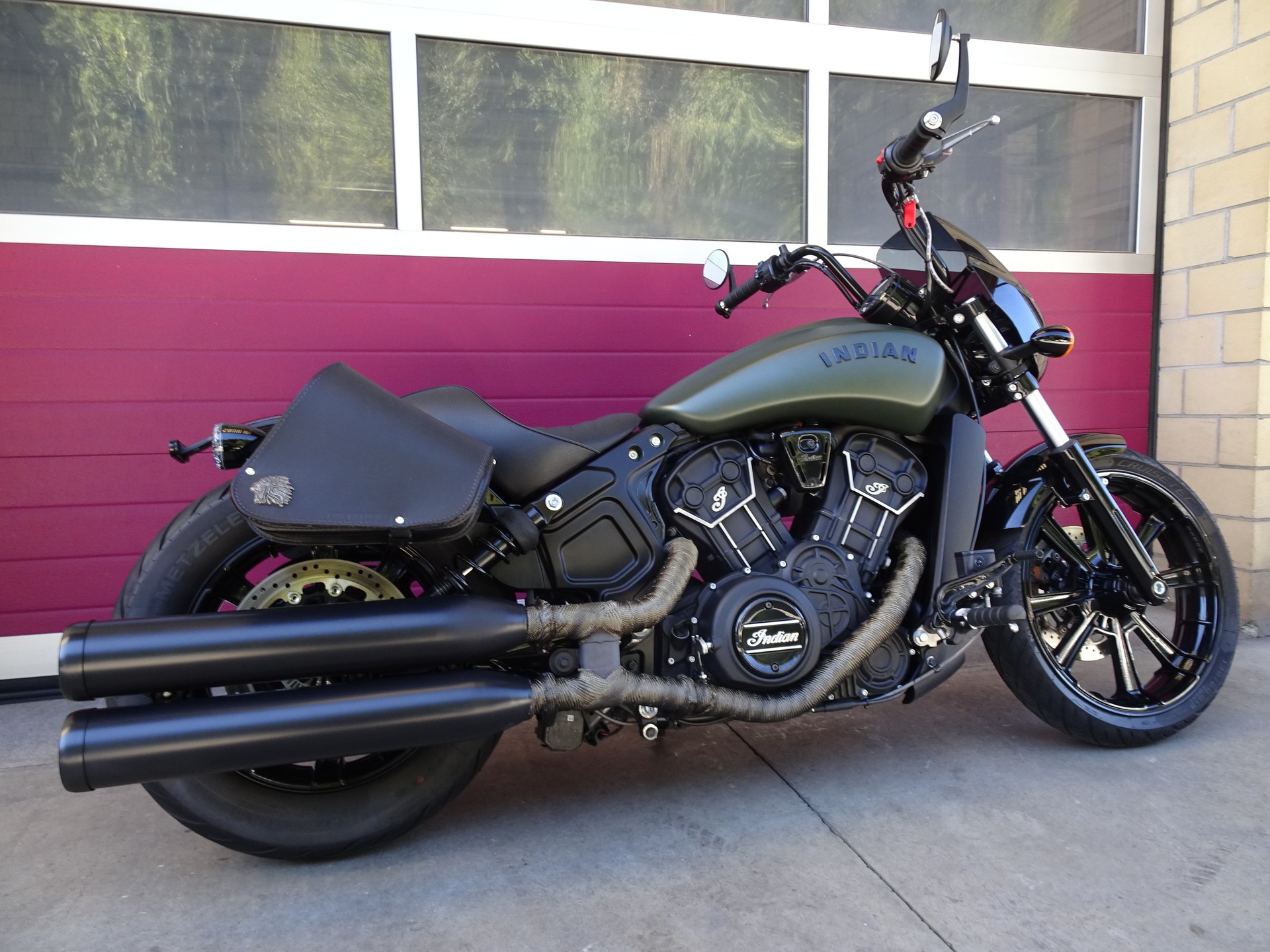 INDIAN Scout 1200 Rogue-image-8