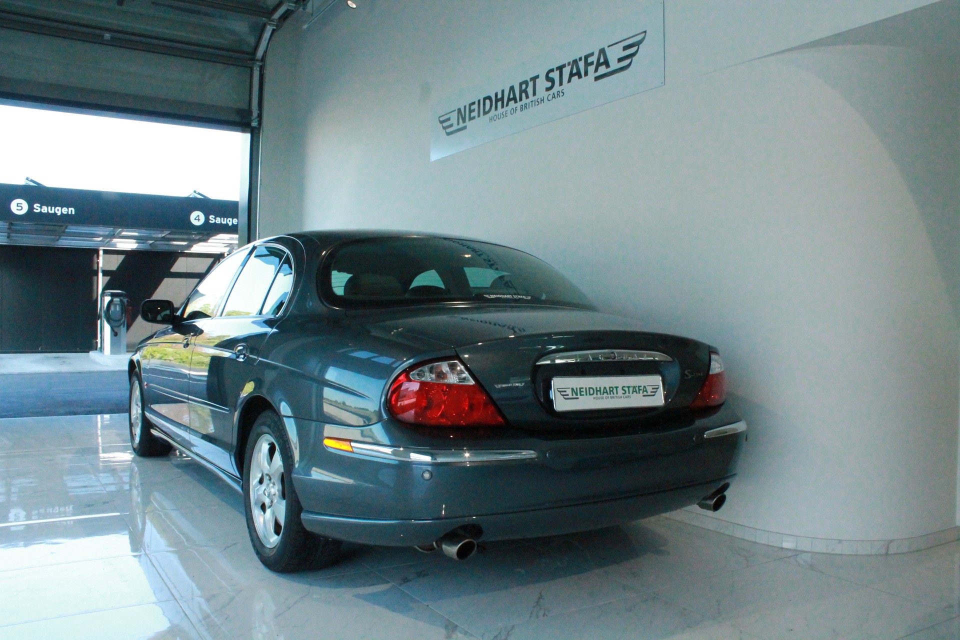 JAGUAR S-Type 4.0 V8-showroom-element-2