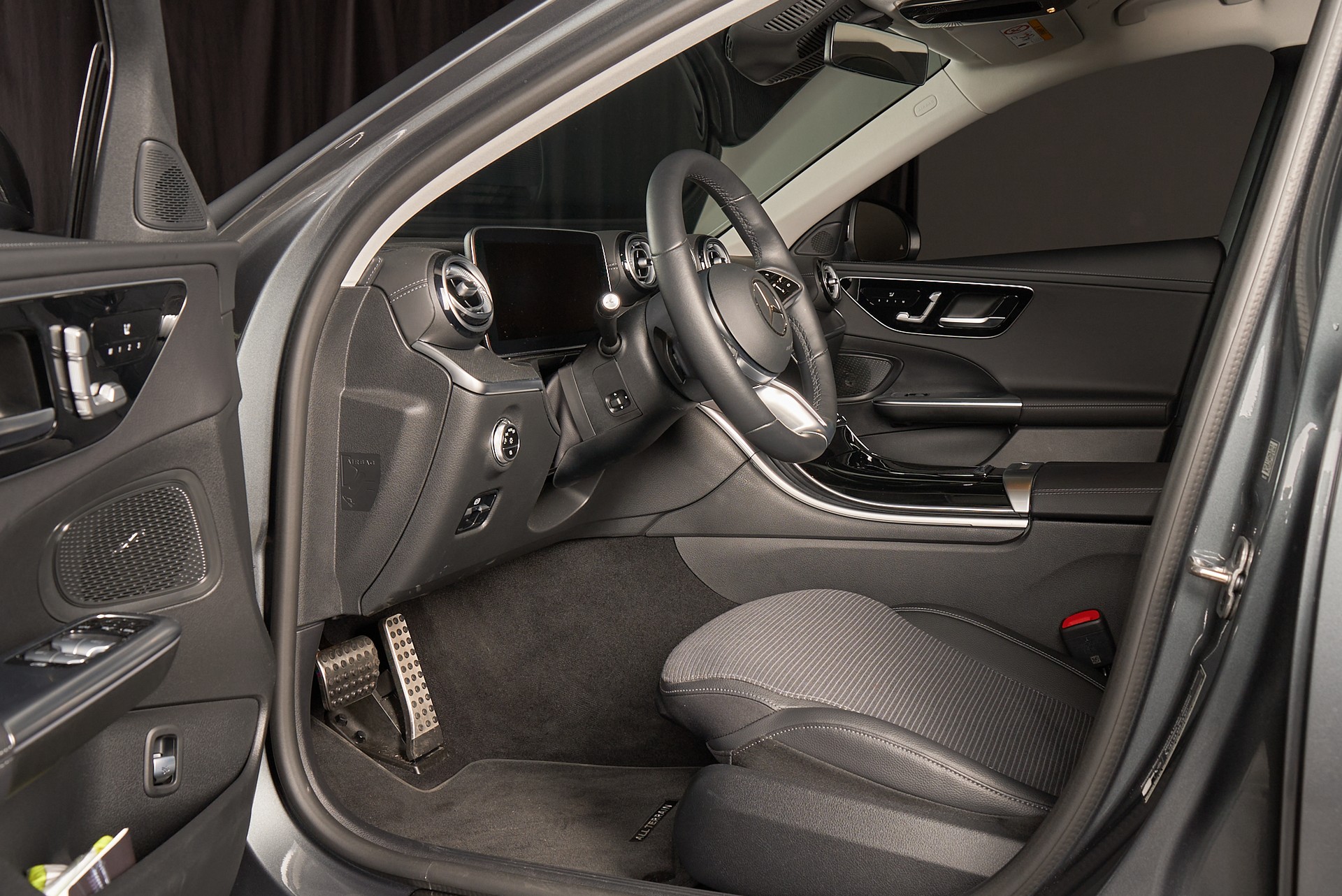 MERCEDES-BENZ C 200 T 4Matic All-Terain Avantgarde-showroom-element-3