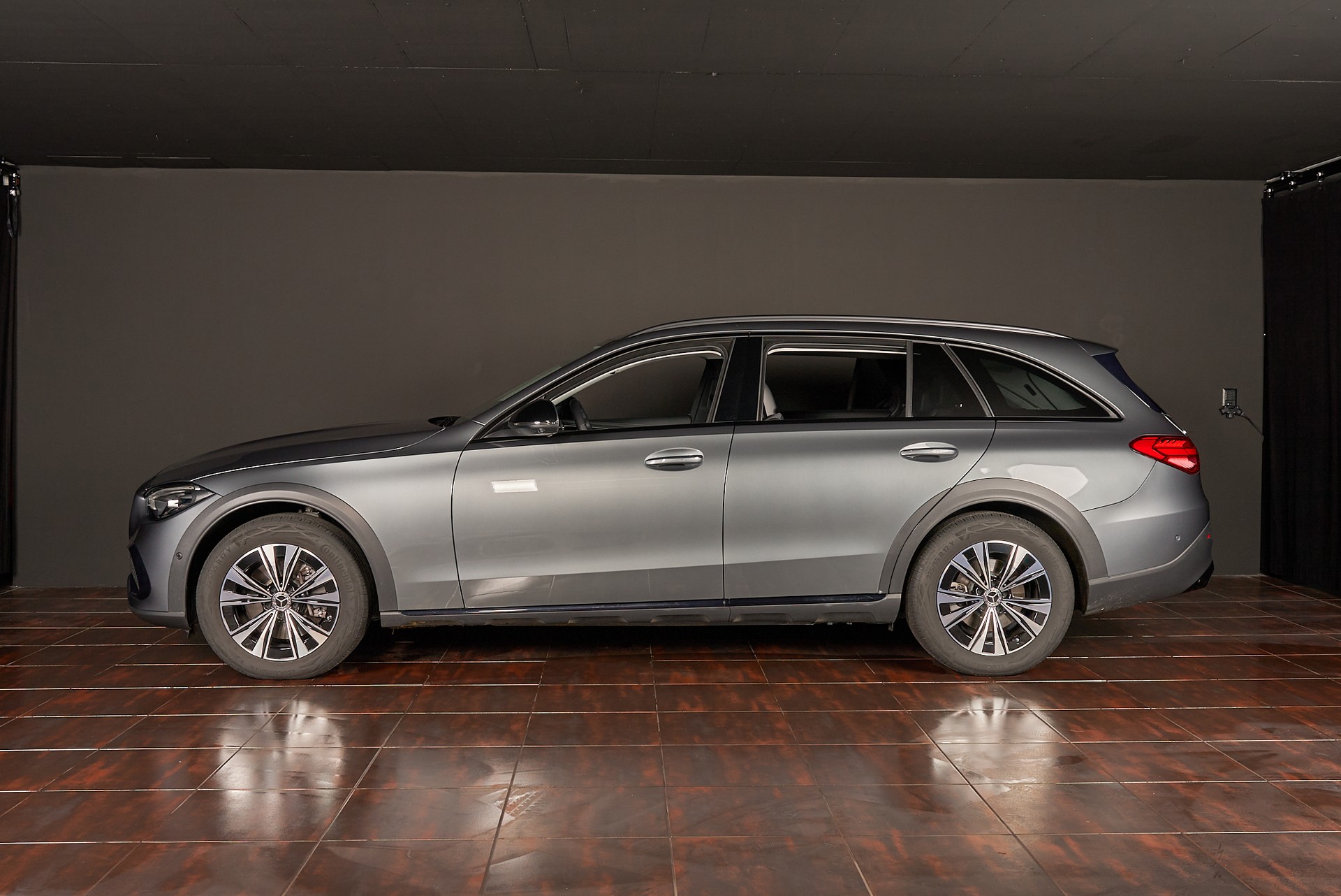 MERCEDES-BENZ C 200 T 4Matic All-Terain Avantgarde-image-7