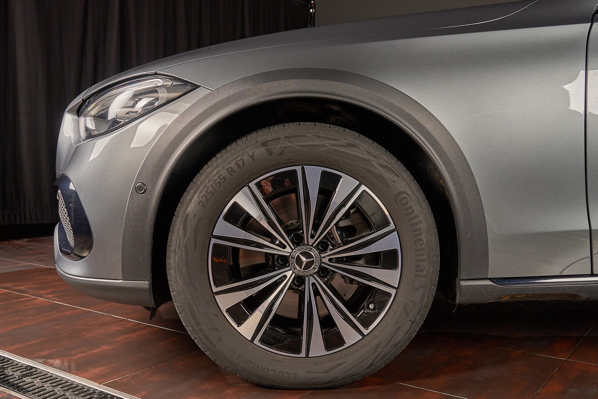 MERCEDES-BENZ C 200 T 4Matic All-Terain Avantgarde-showroom-element-1