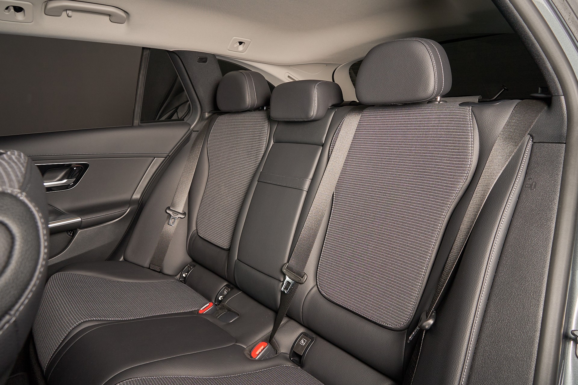 MERCEDES-BENZ C 200 T 4Matic All-Terain Avantgarde-image-6