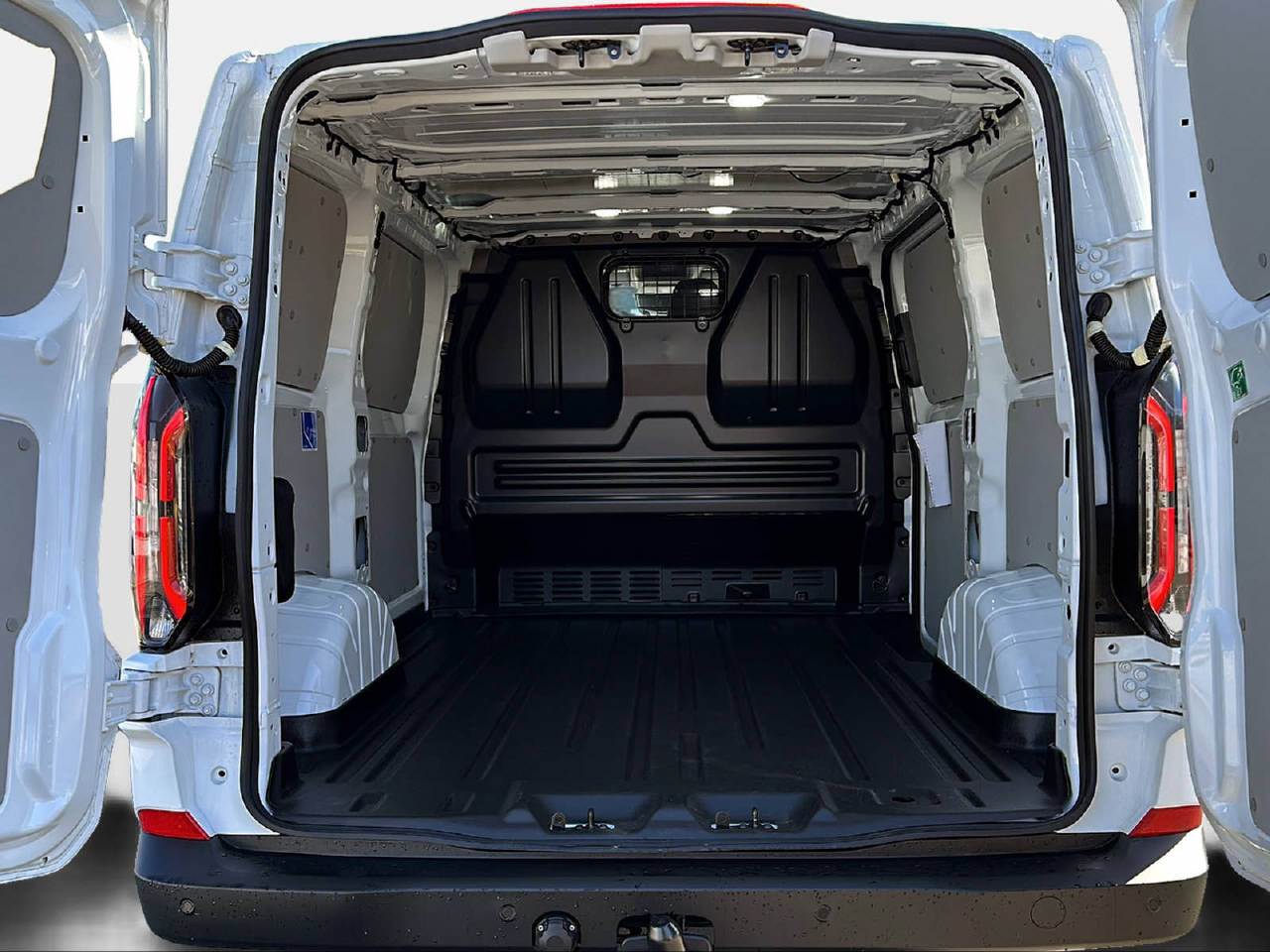 FORD E-Transit C Van 320 L1 Trend-image-12