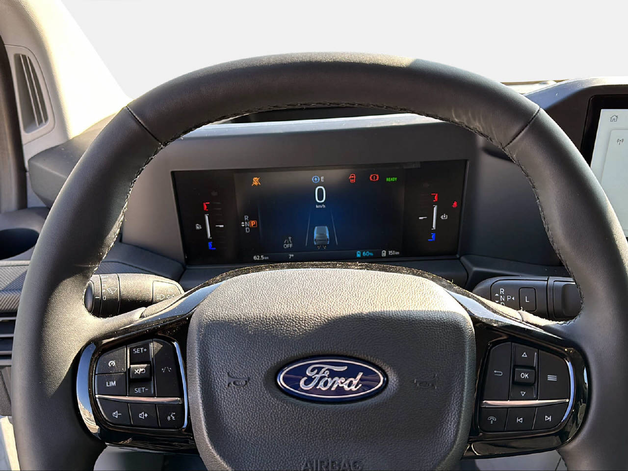 FORD E-Transit C Van 320 L1 Trend-image-9
