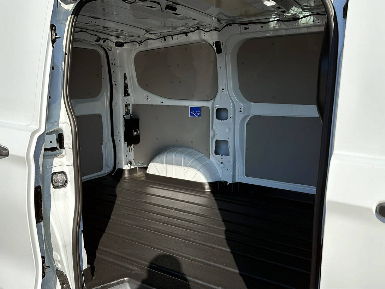 FORD E-Transit C Van 320 L1 Trend-image-11