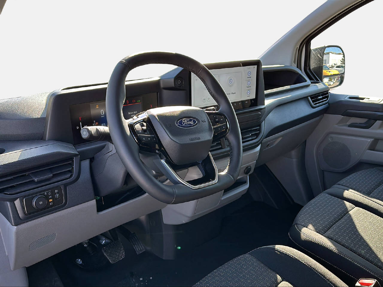 FORD E-Transit C Van 320 L1 Trend-image-8