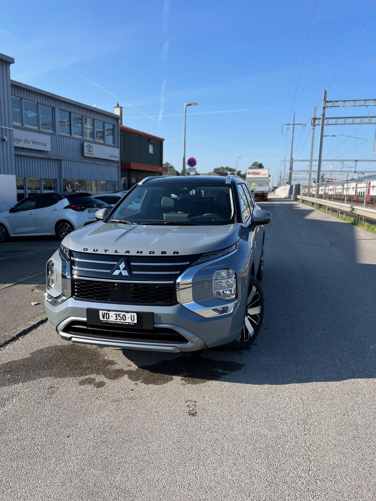 MITSUBISHI Outlander 2.4 PHEV Instyle 4x4