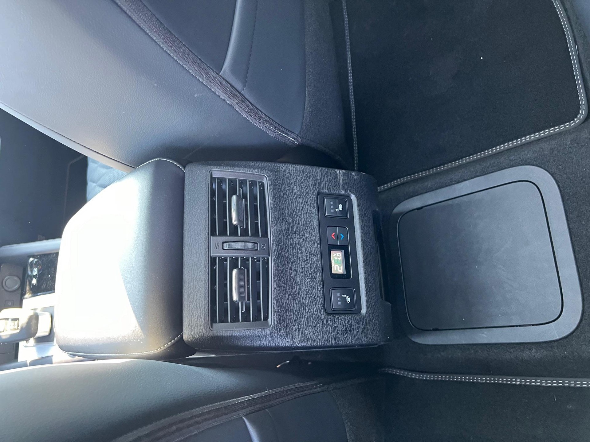 MITSUBISHI Outlander 2.4 PHEV Instyle 4x4-image-11