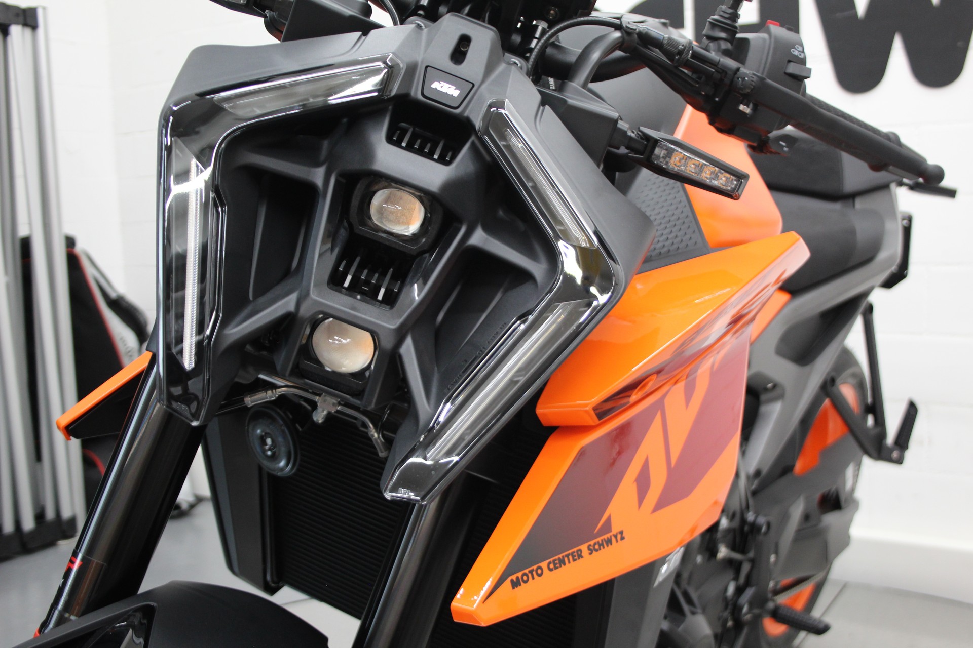 KTM 990 Duke-image-5