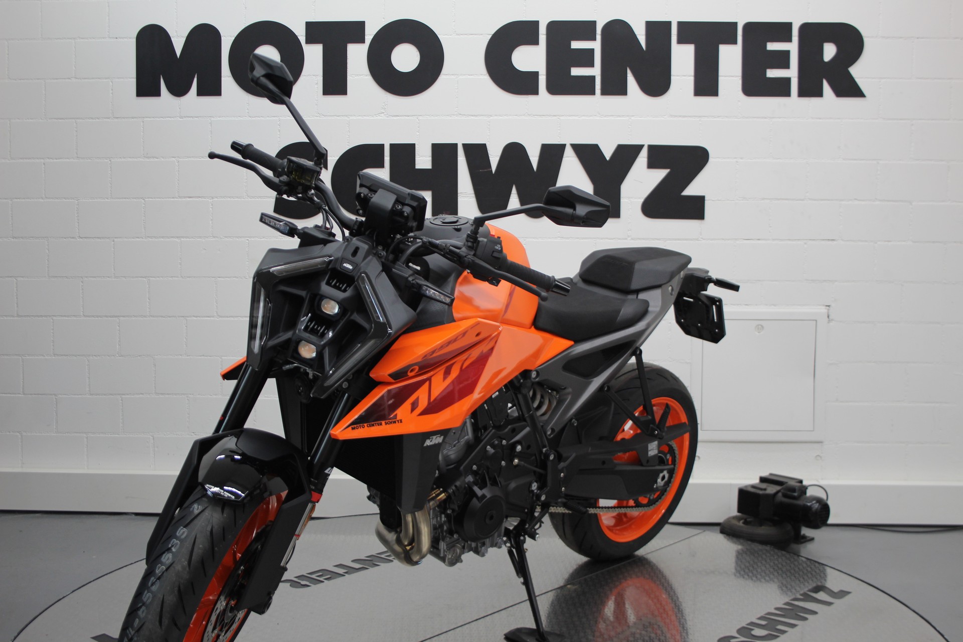 KTM 990 Duke-image-3