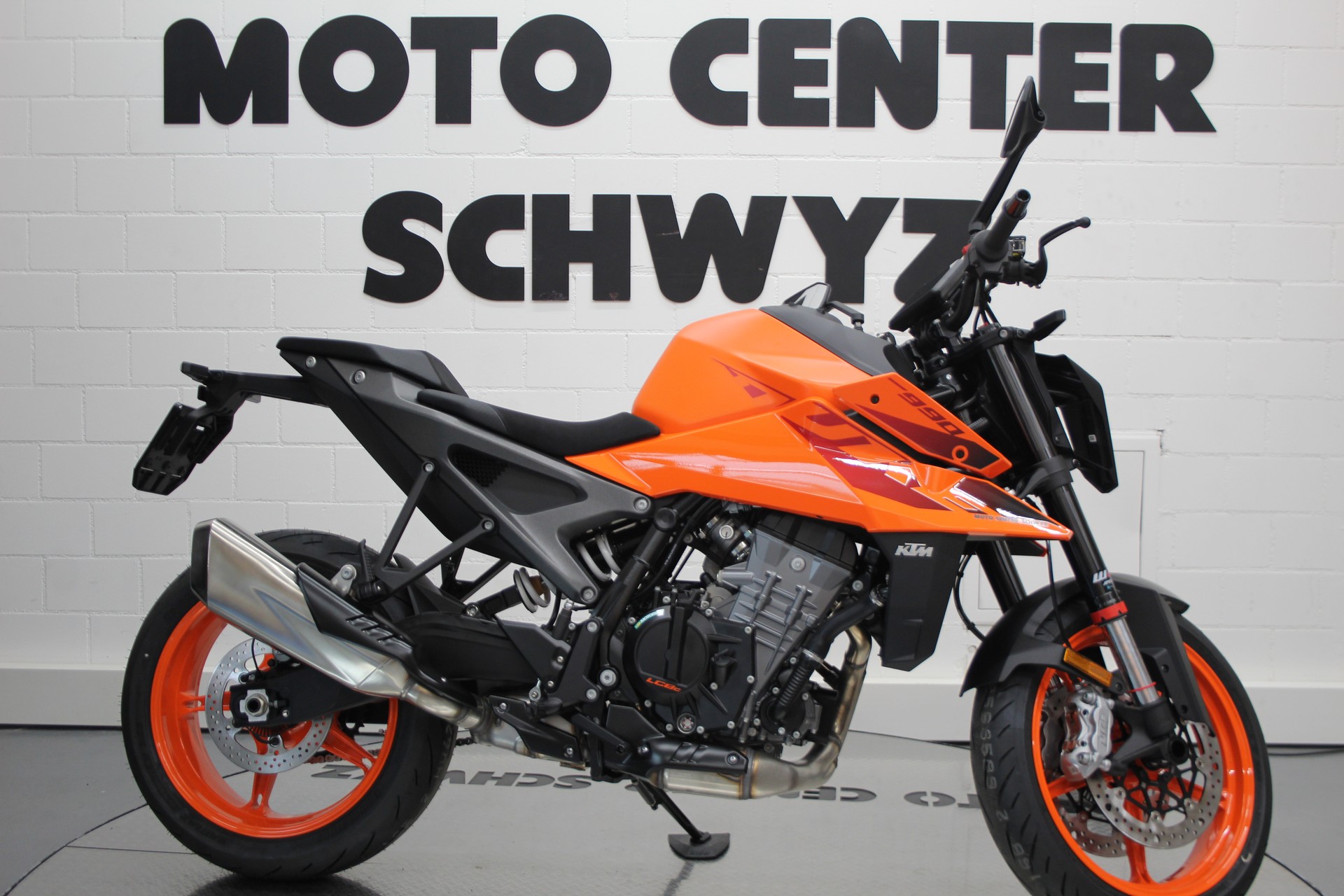 KTM 990 Duke-image-0
