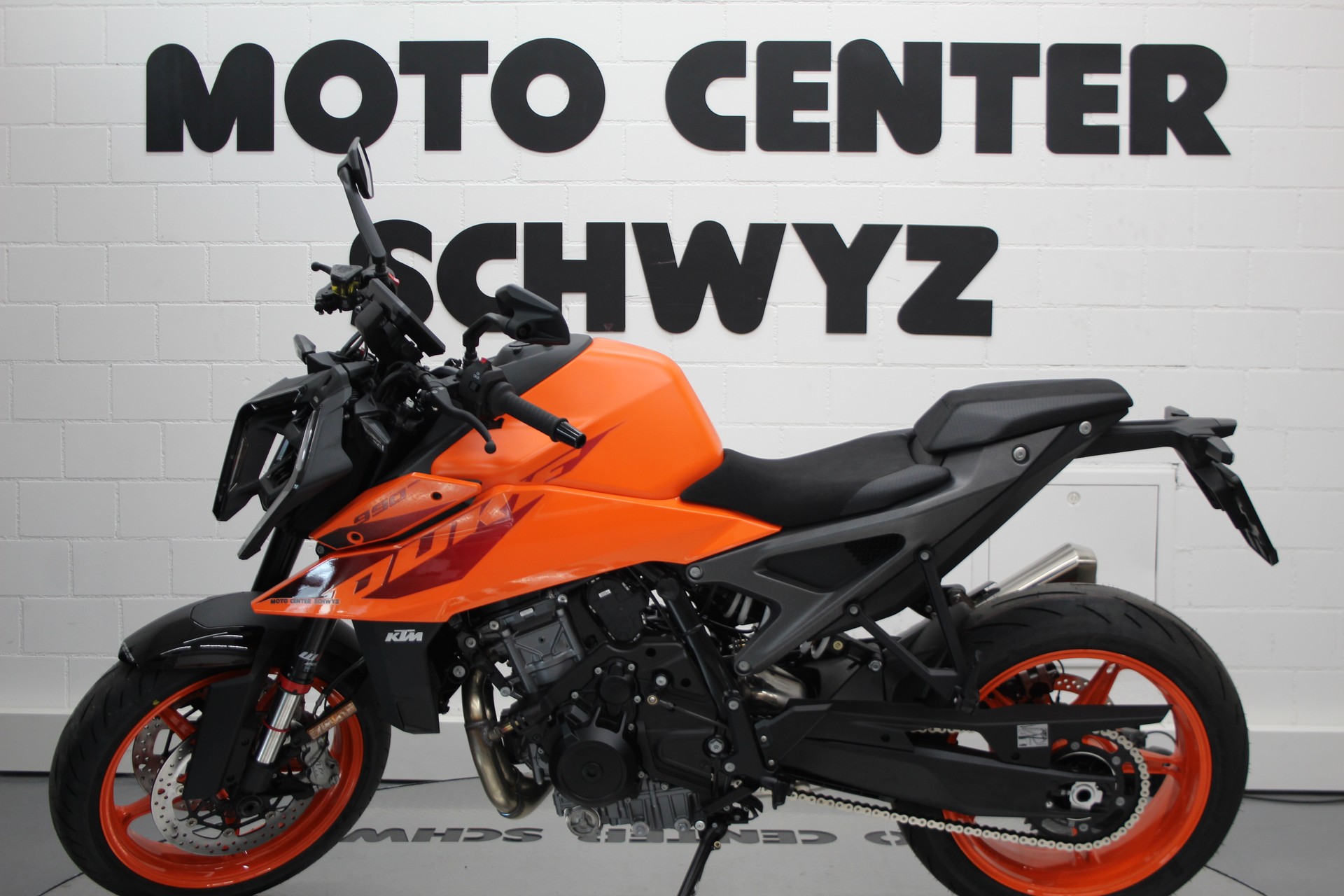 KTM 990 Duke-image-4