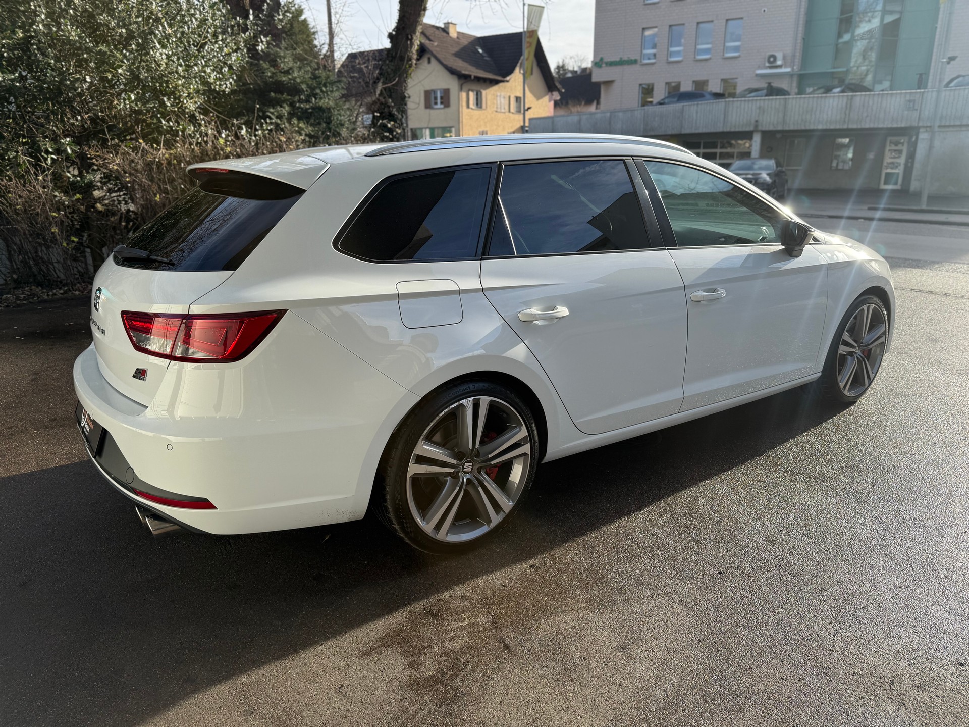 SEAT Leon ST 2.0 TSI Cupra 280 DSG-image-3