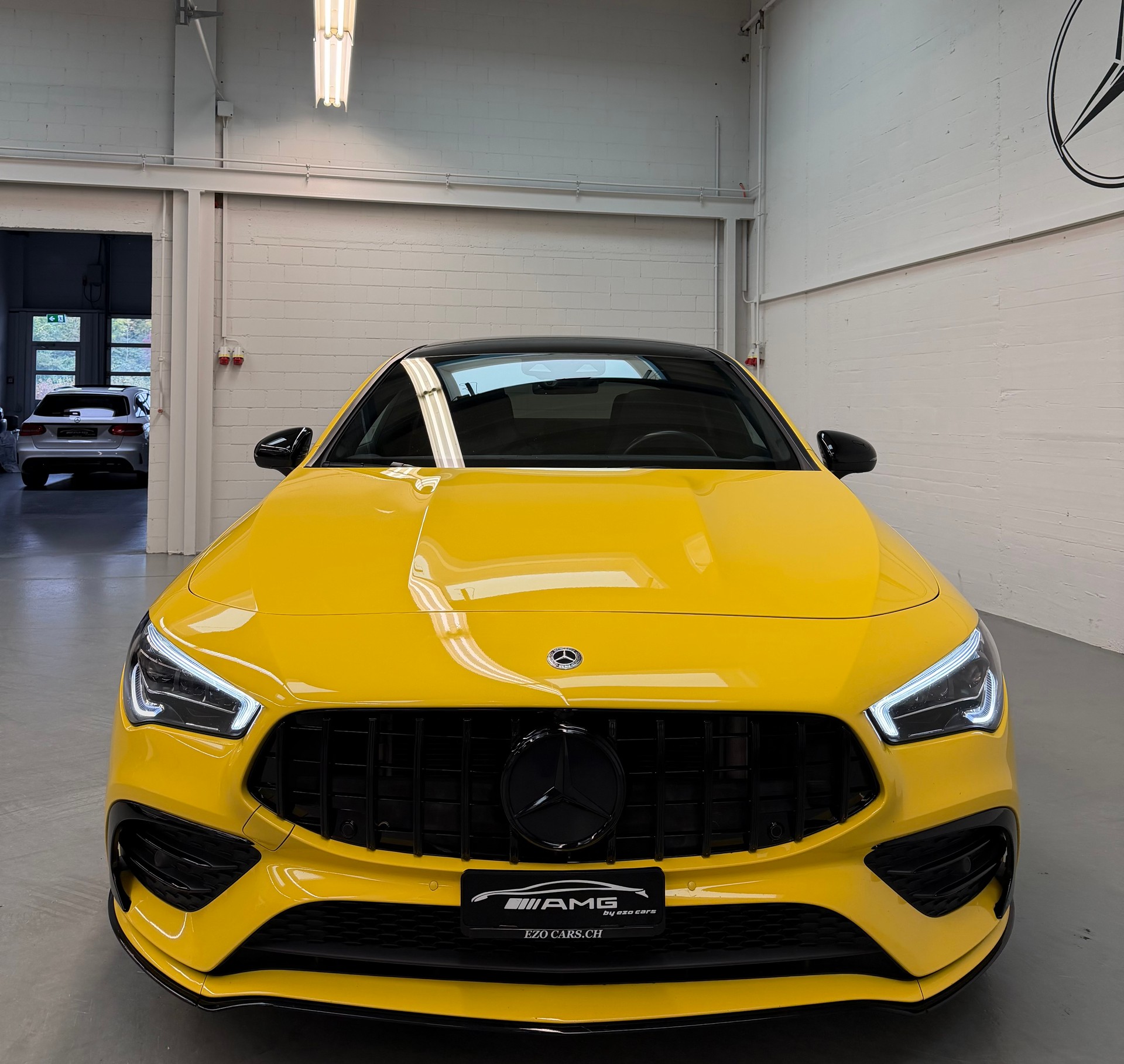 MERCEDES-BENZ CLA 35 AMG 4Matic 7G-DCT Limited Yellow Black Performance Aktionsleasing ab 399.--showroom-element-3