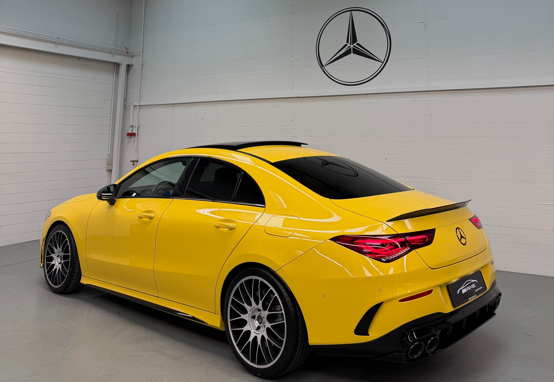 MERCEDES-BENZ CLA 35 AMG 4Matic 7G-DCT Limited Yellow Black Performance Aktionsleasing ab 399.--image-6