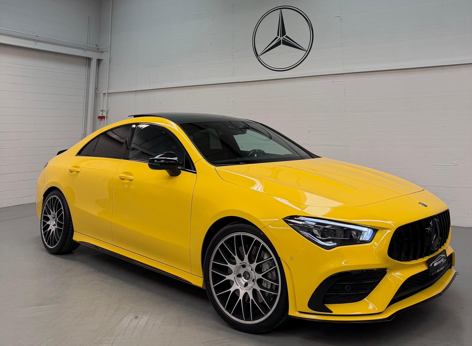 MERCEDES-BENZ CLA 35 AMG 4Matic 7G-DCT Limited Yellow Black Performance Aktionsleasing ab 399.--image-5