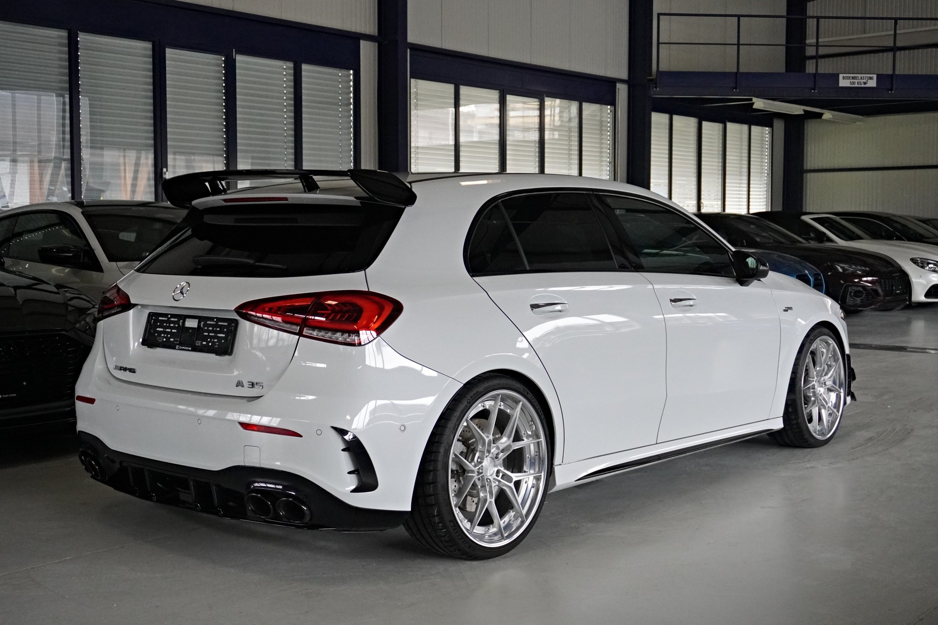 MERCEDES-BENZ A 35 AMG 4Matic Speedshift-image-3
