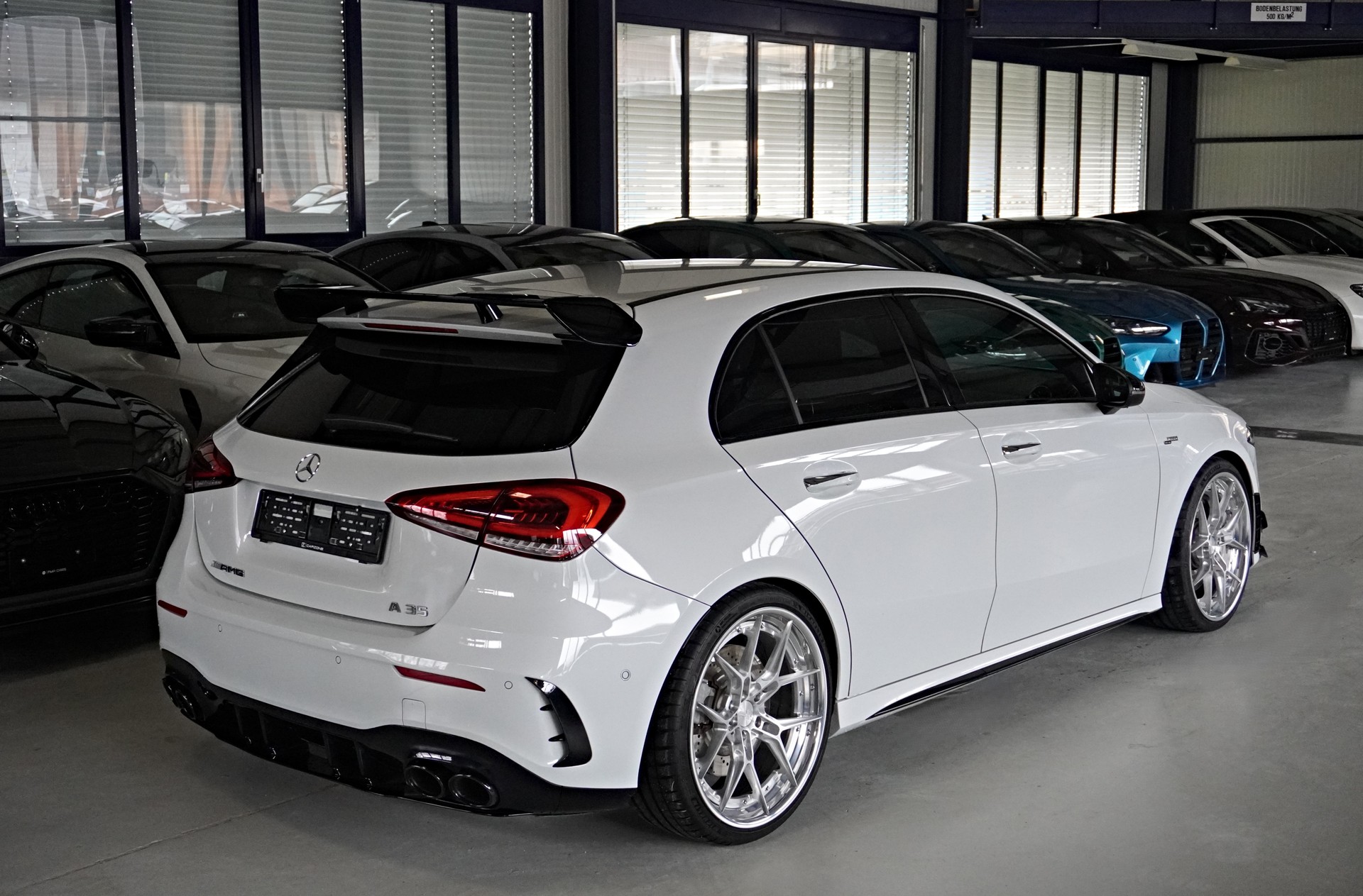 MERCEDES-BENZ A 35 AMG 4Matic Speedshift-image-4