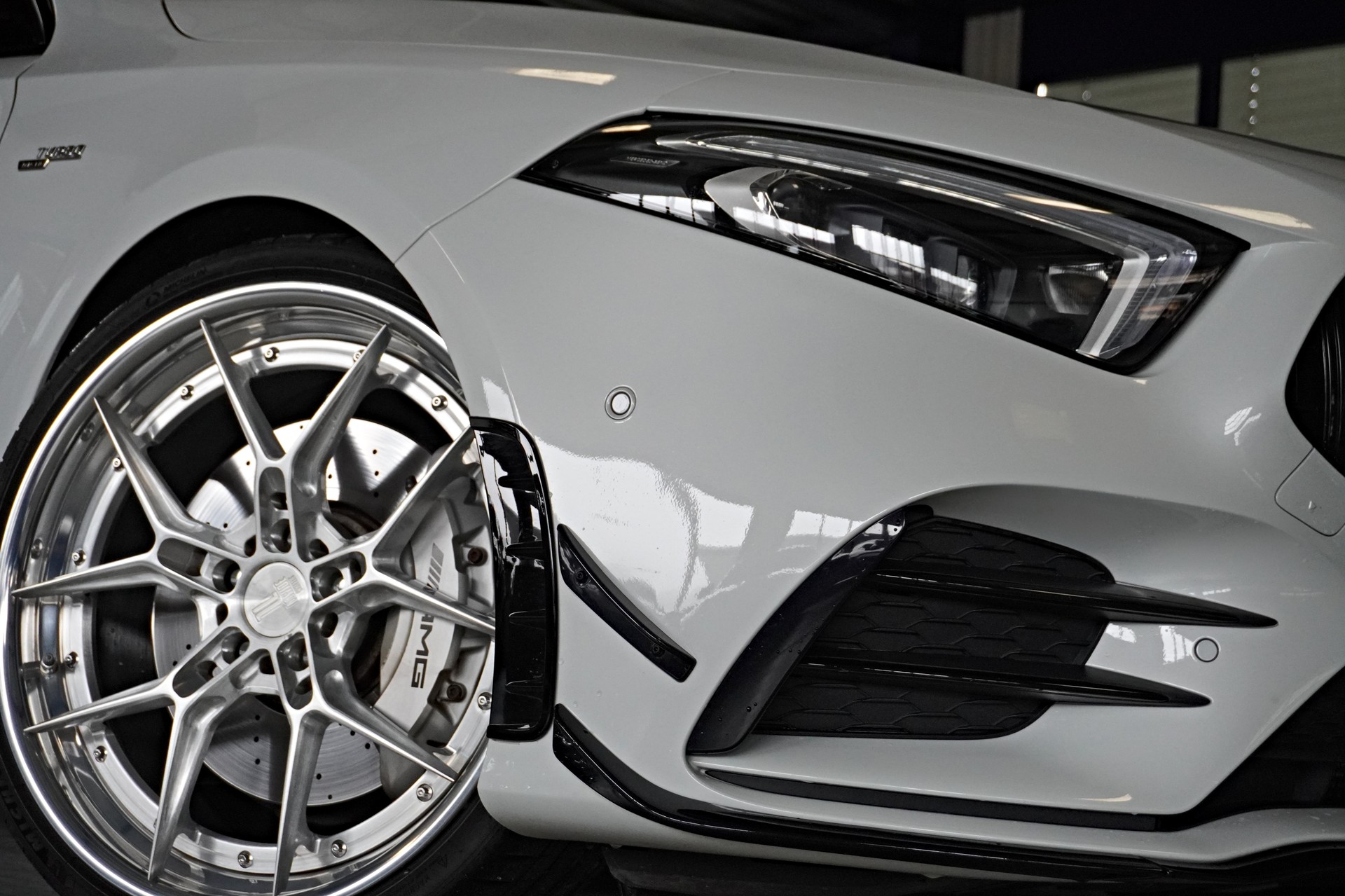 MERCEDES-BENZ A 35 AMG 4Matic Speedshift-image-1