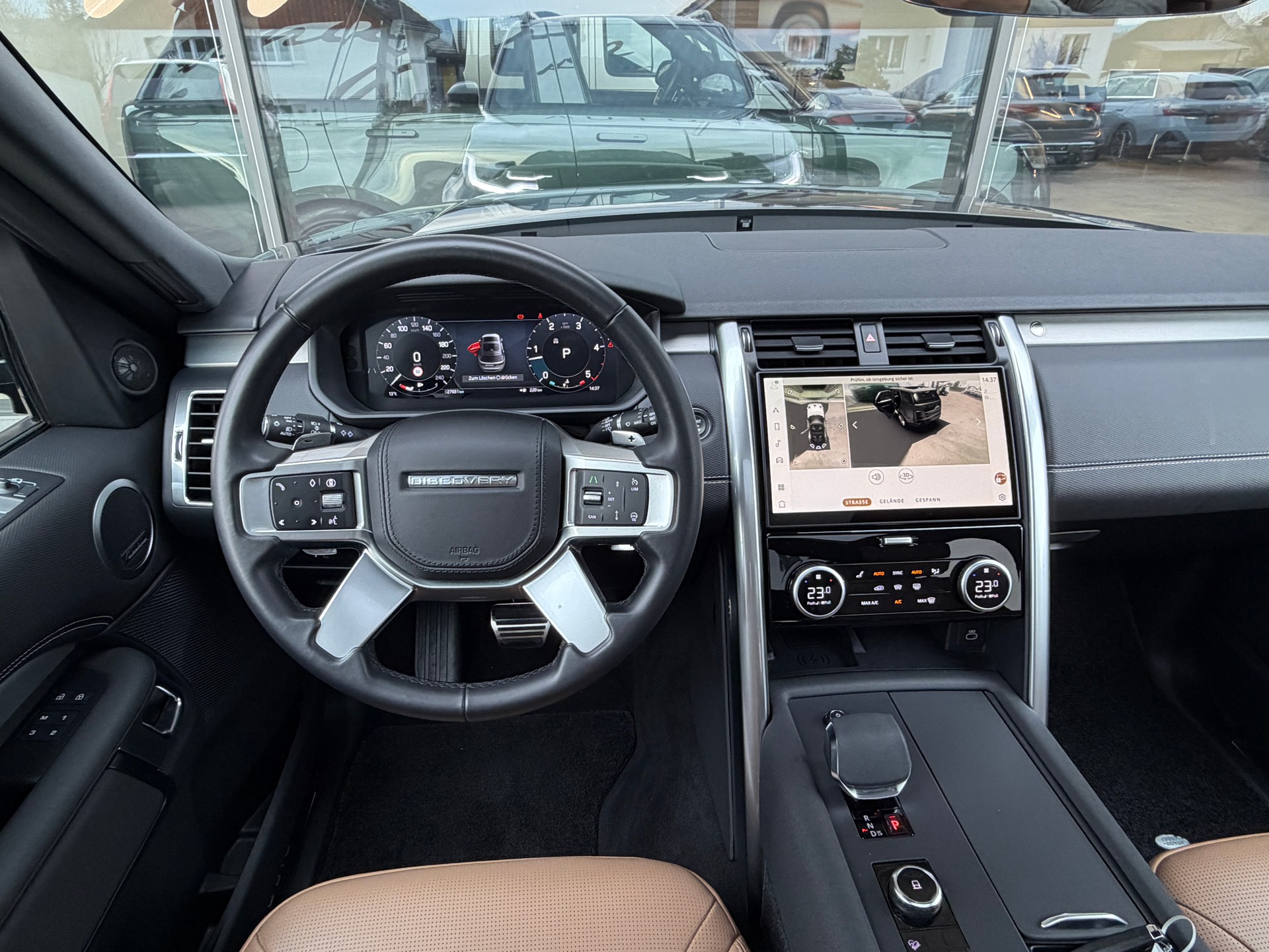 LAND ROVER Discovery 3.0D I6 300 R-Dynamic HSE AWD Automatic-image-15