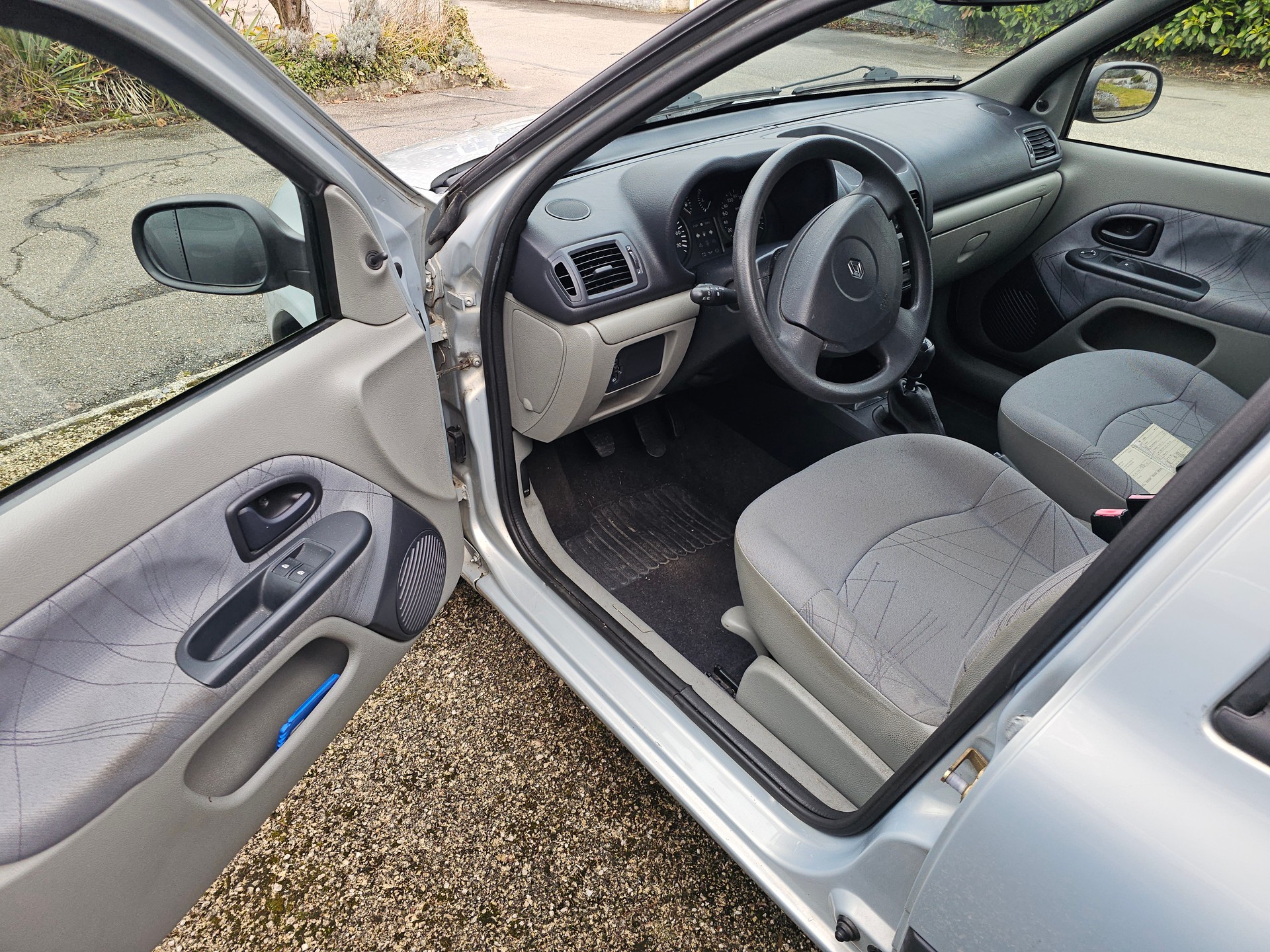 RENAULT Clio 1.2 Authentique Pack-image-5