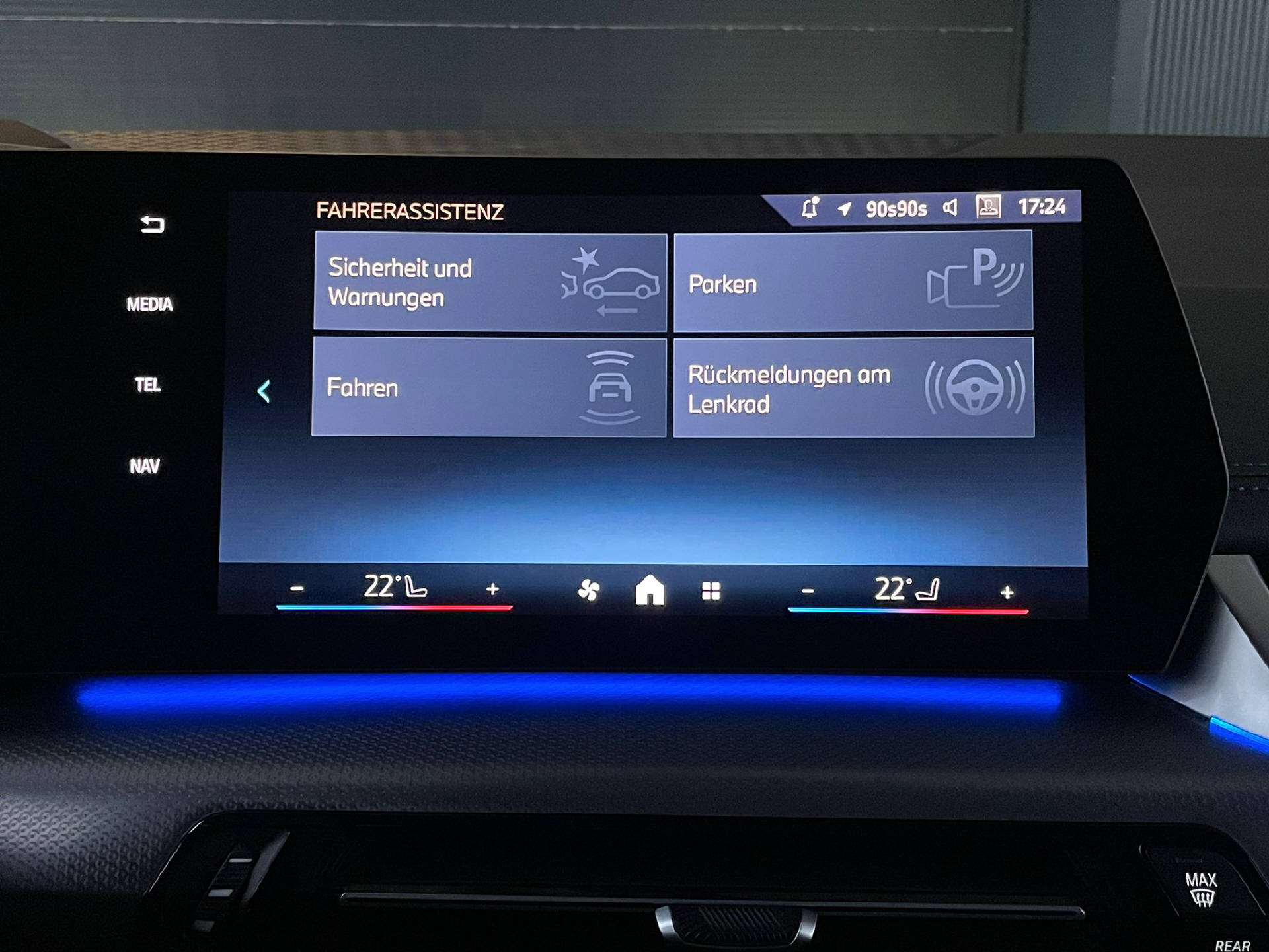BMW 218d SDKG Active Tourer-image-11