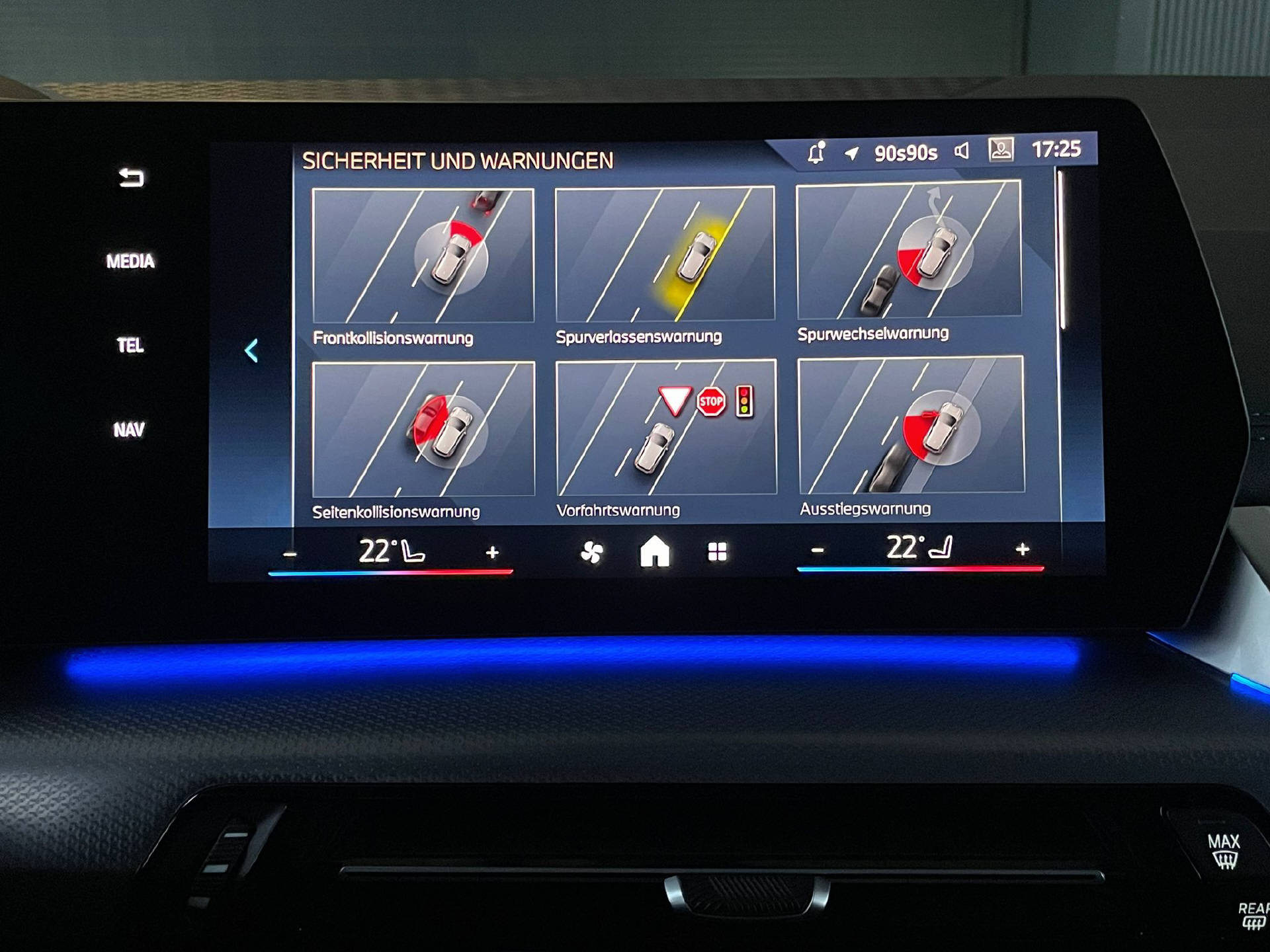 BMW 218d SDKG Active Tourer-image-9