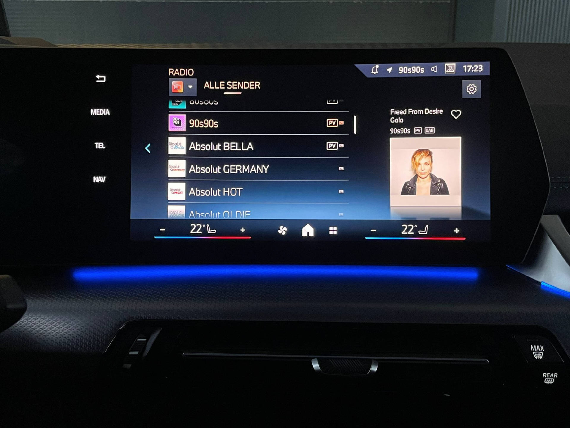 BMW 218d SDKG Active Tourer-image-16