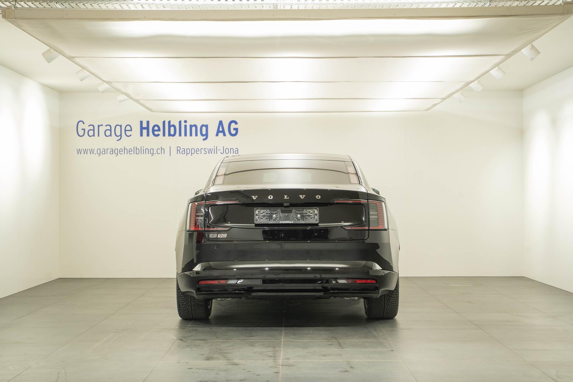 VOLVO ES90 Ultra-showroom-element-3
