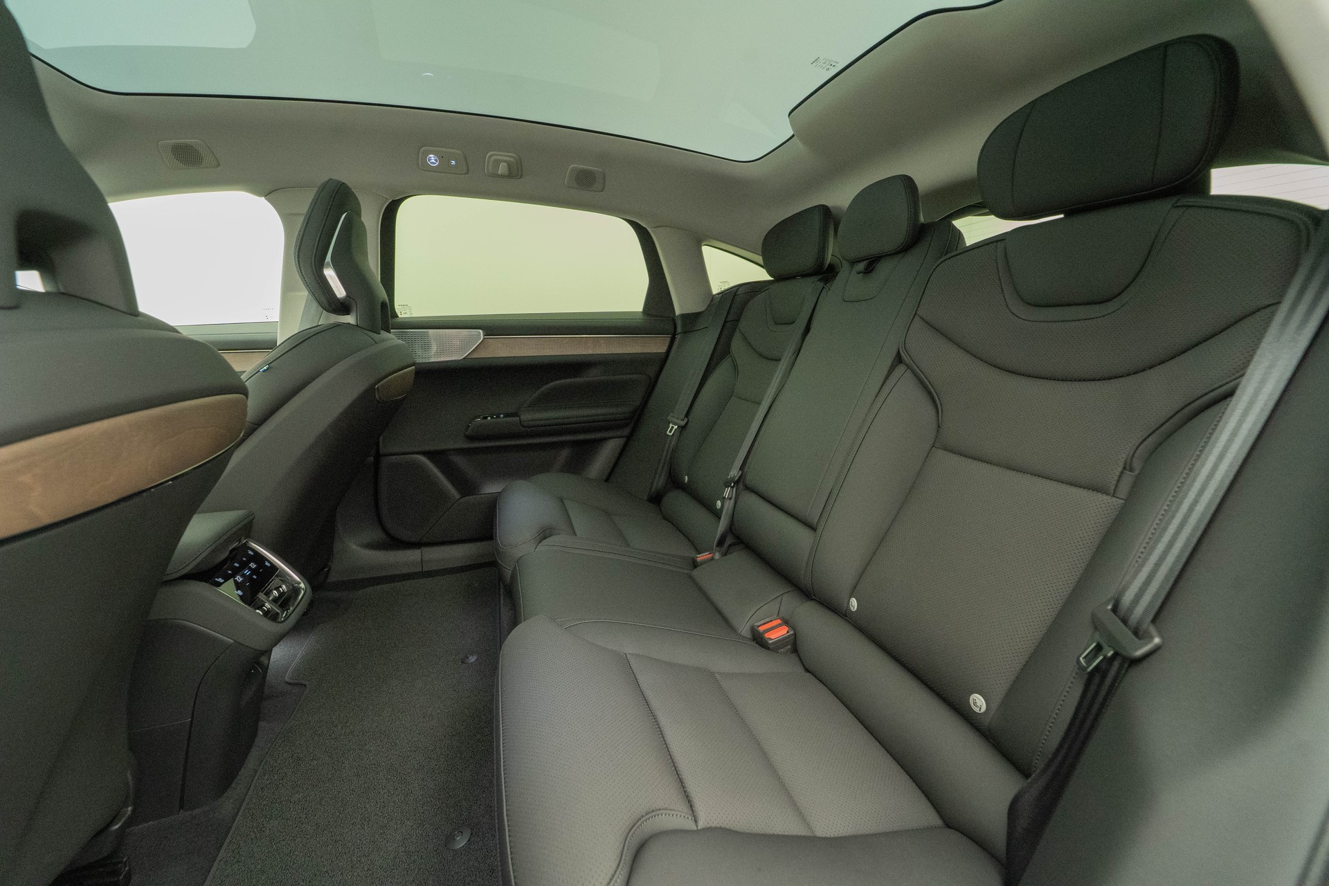 VOLVO ES90 Ultra-image-8
