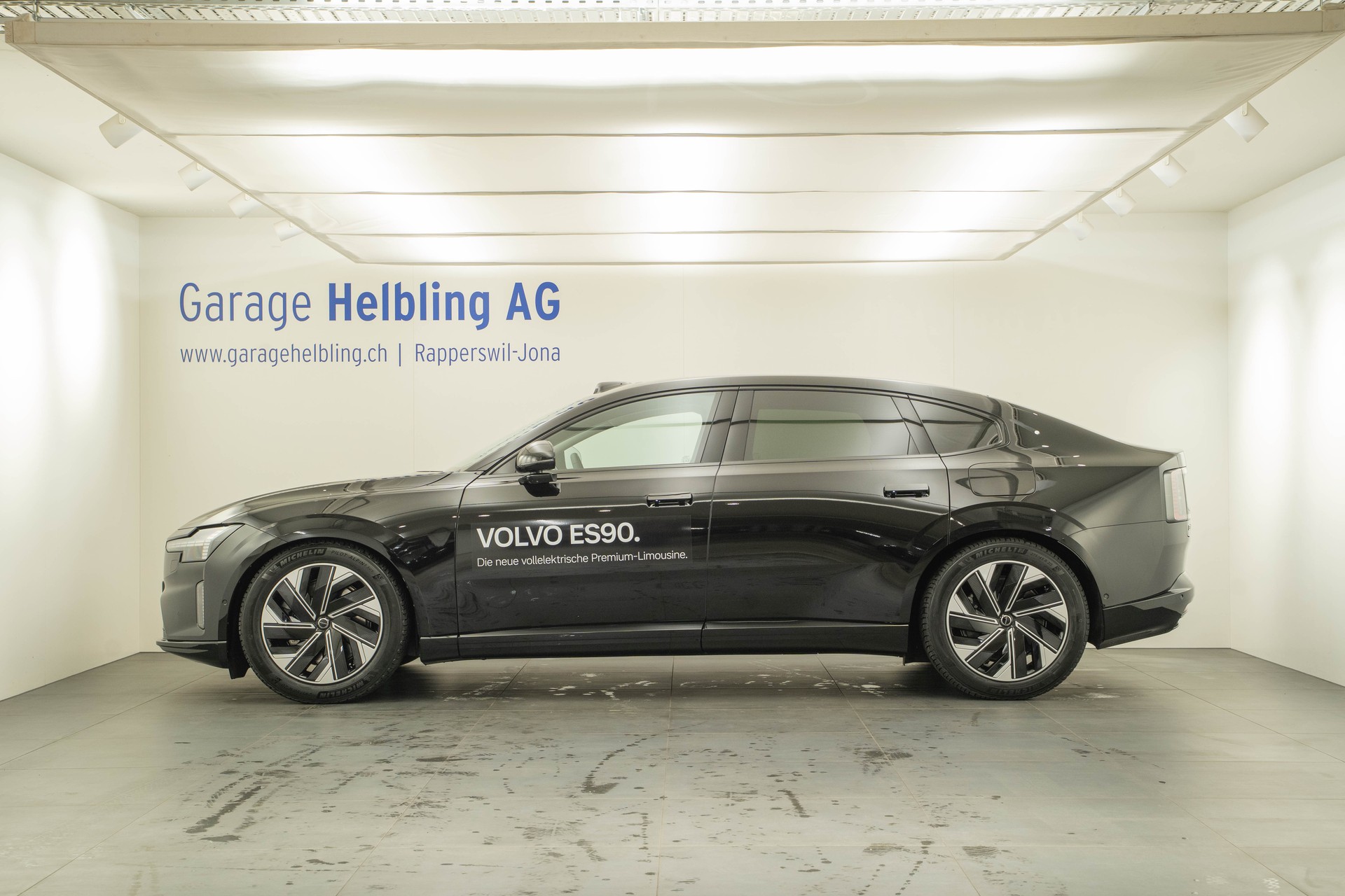 VOLVO ES90 Ultra-showroom-element-2