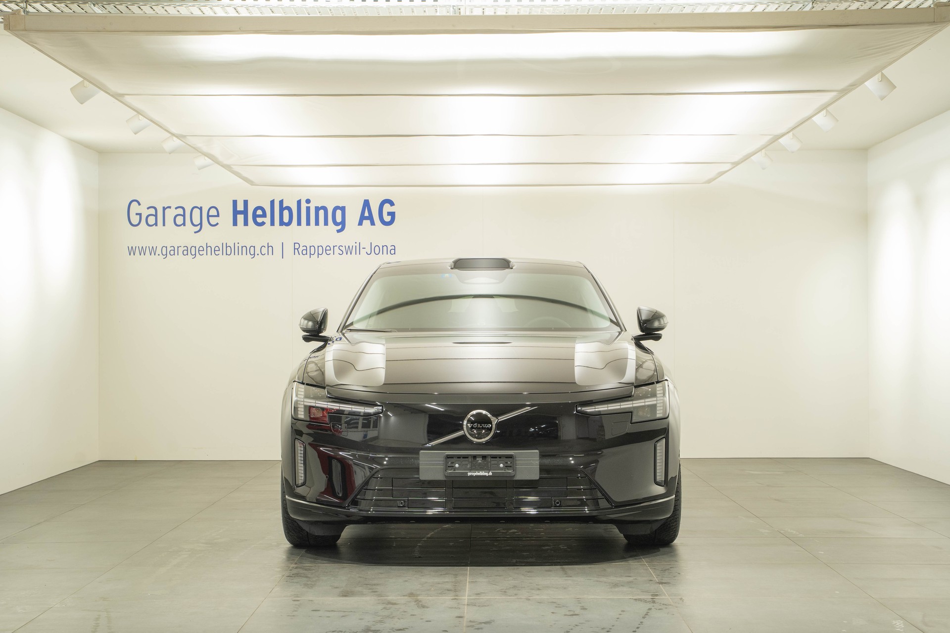 VOLVO ES90 Ultra-showroom-element-1