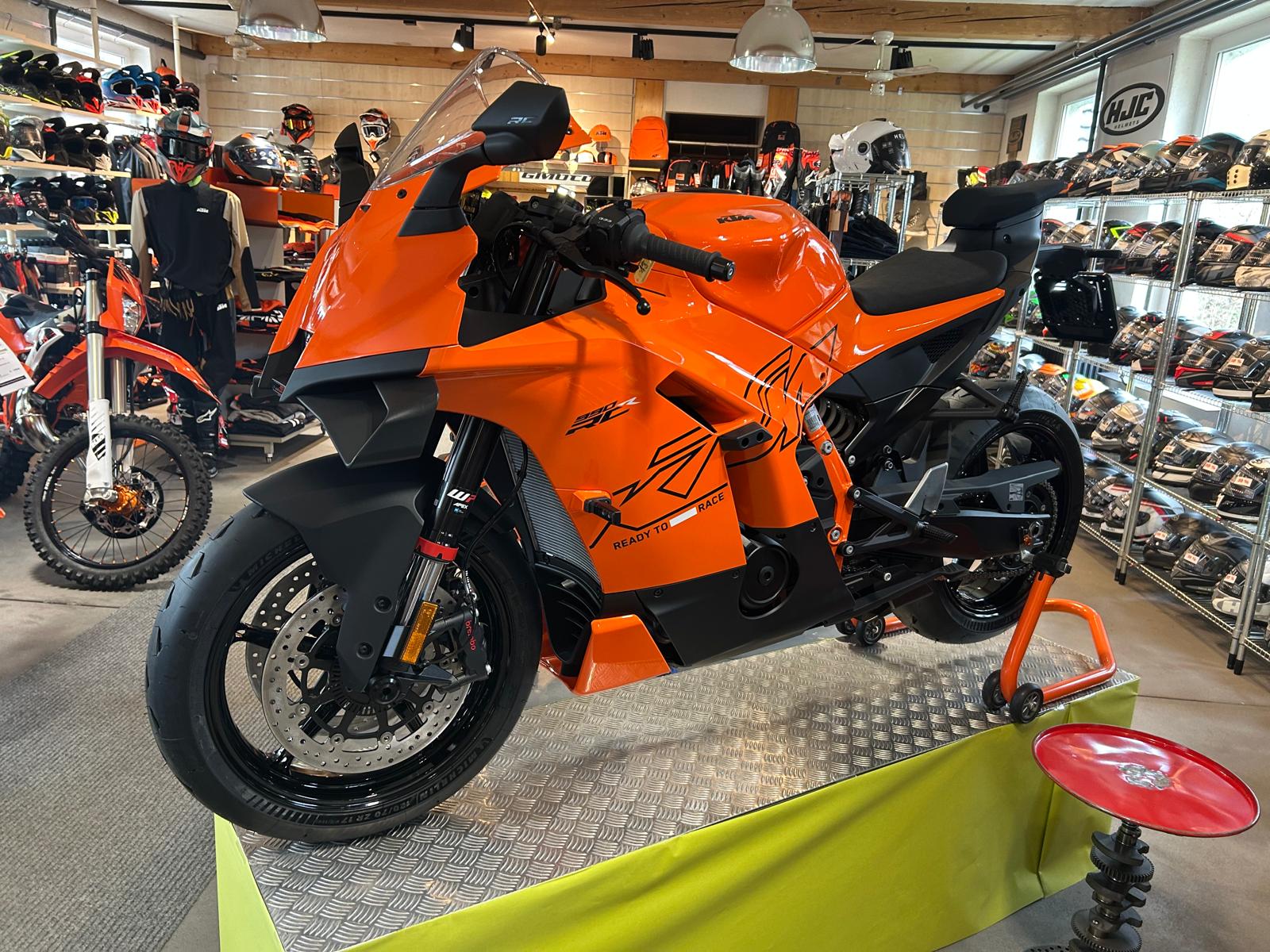 KTM RC R-image-6