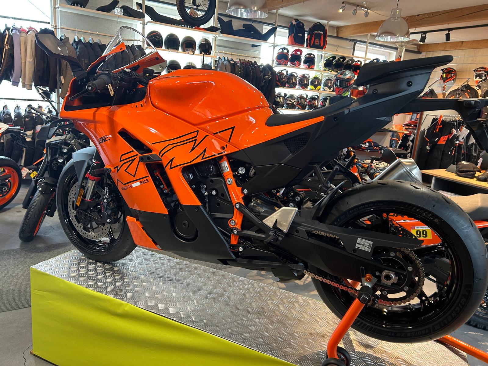 KTM RC R-image-7