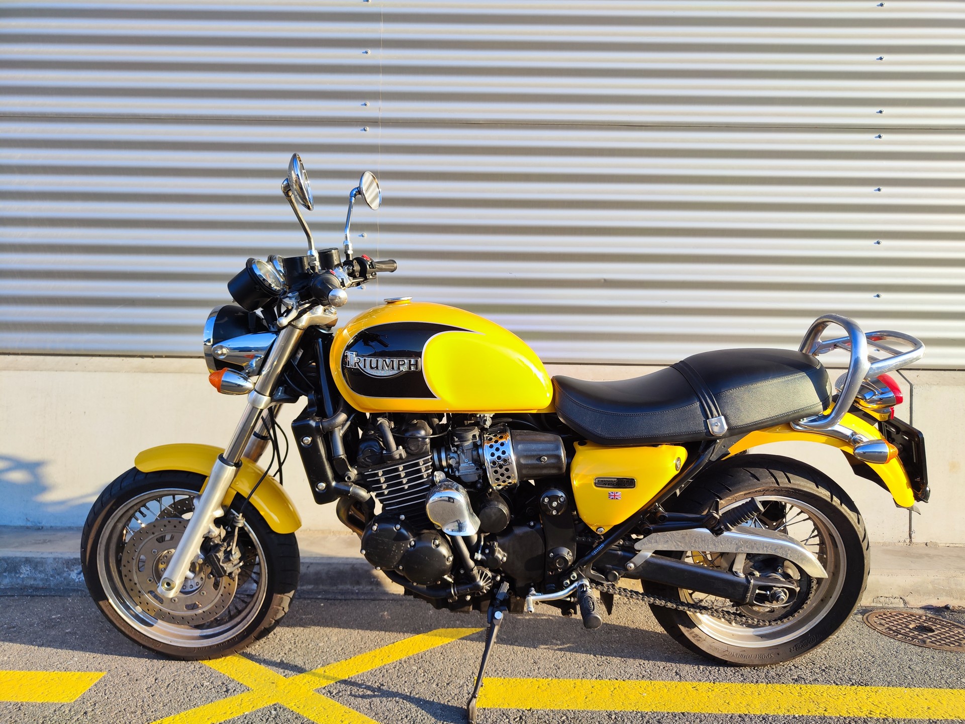 TRIUMPH Thunderbird 900 Sport-image-1
