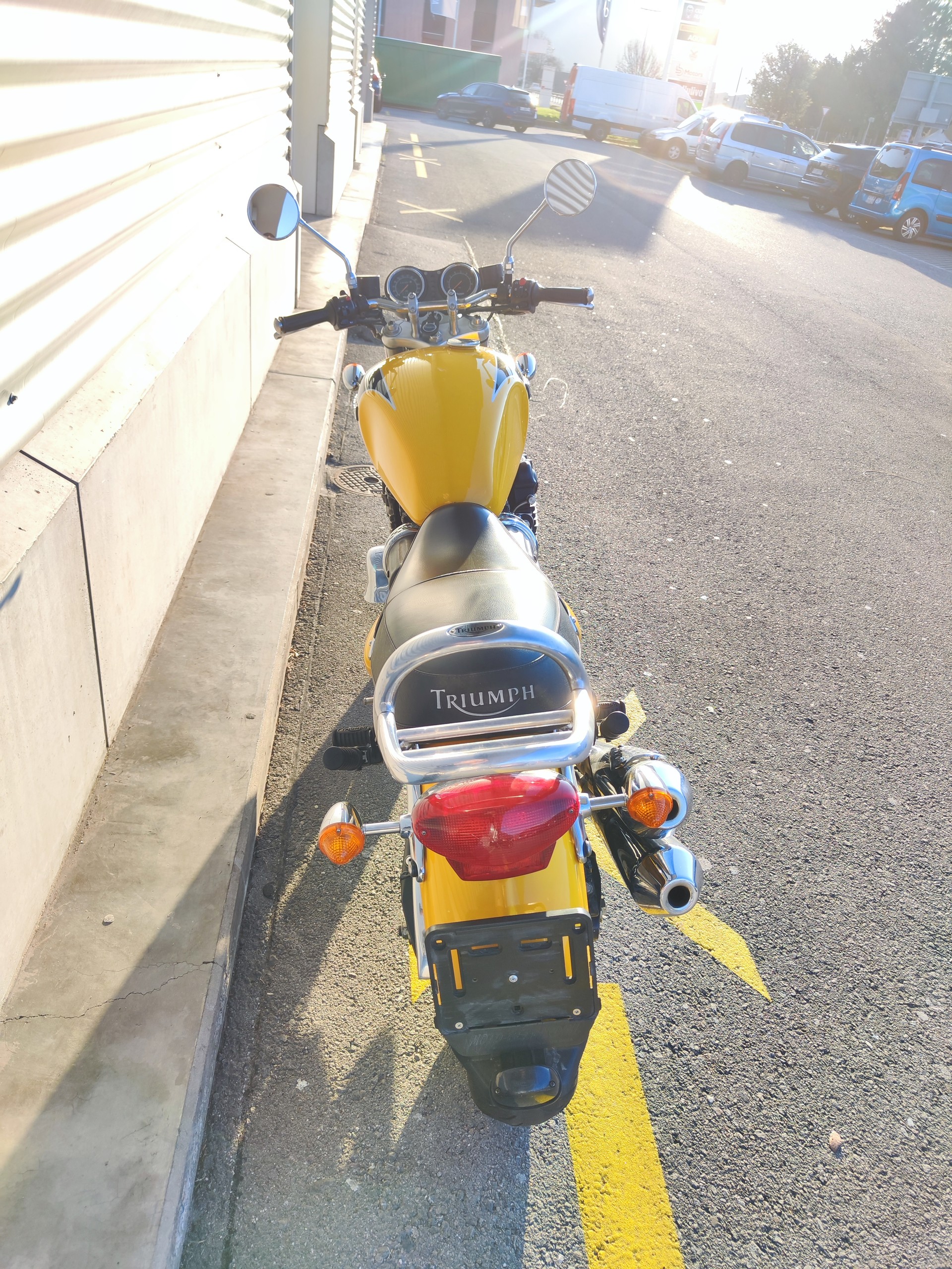 TRIUMPH Thunderbird 900 Sport-image-4