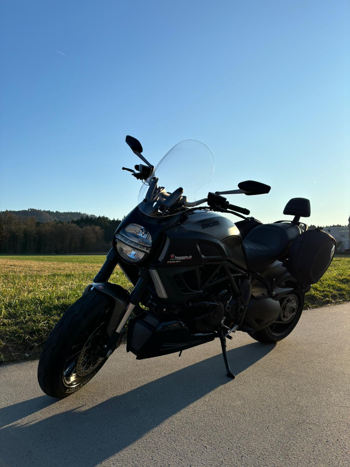 DUCATI Diavel 1200 Strada-image-4