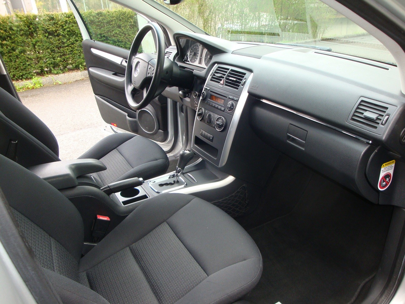 MERCEDES-BENZ B 170-image-6