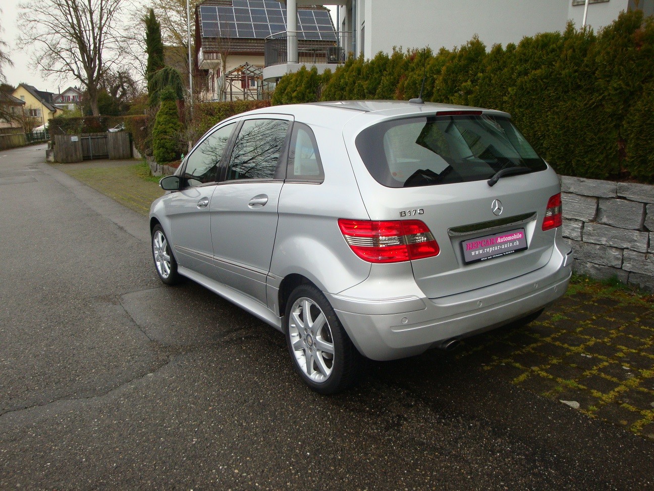 MERCEDES-BENZ B 170-showroom-element-1