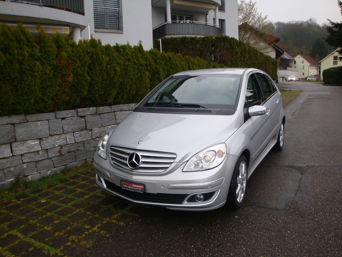 MERCEDES-BENZ B 170-showroom-element-2
