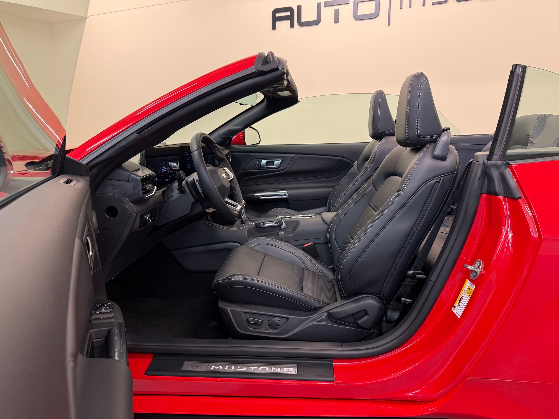 FORD Mustang Convertible 5.0 V8 GT Automat-image-13
