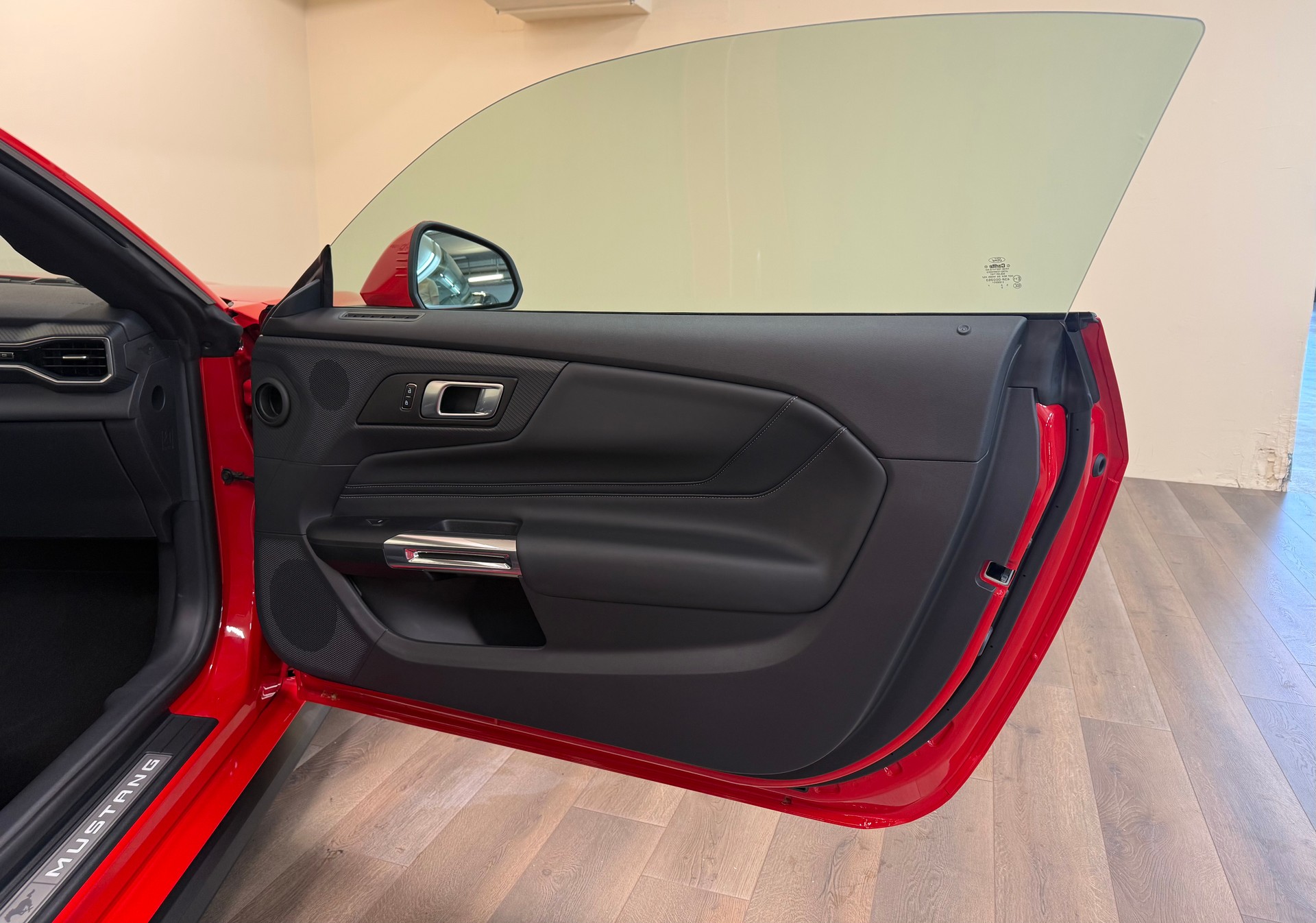 FORD Mustang Convertible 5.0 V8 GT Automat-image-24