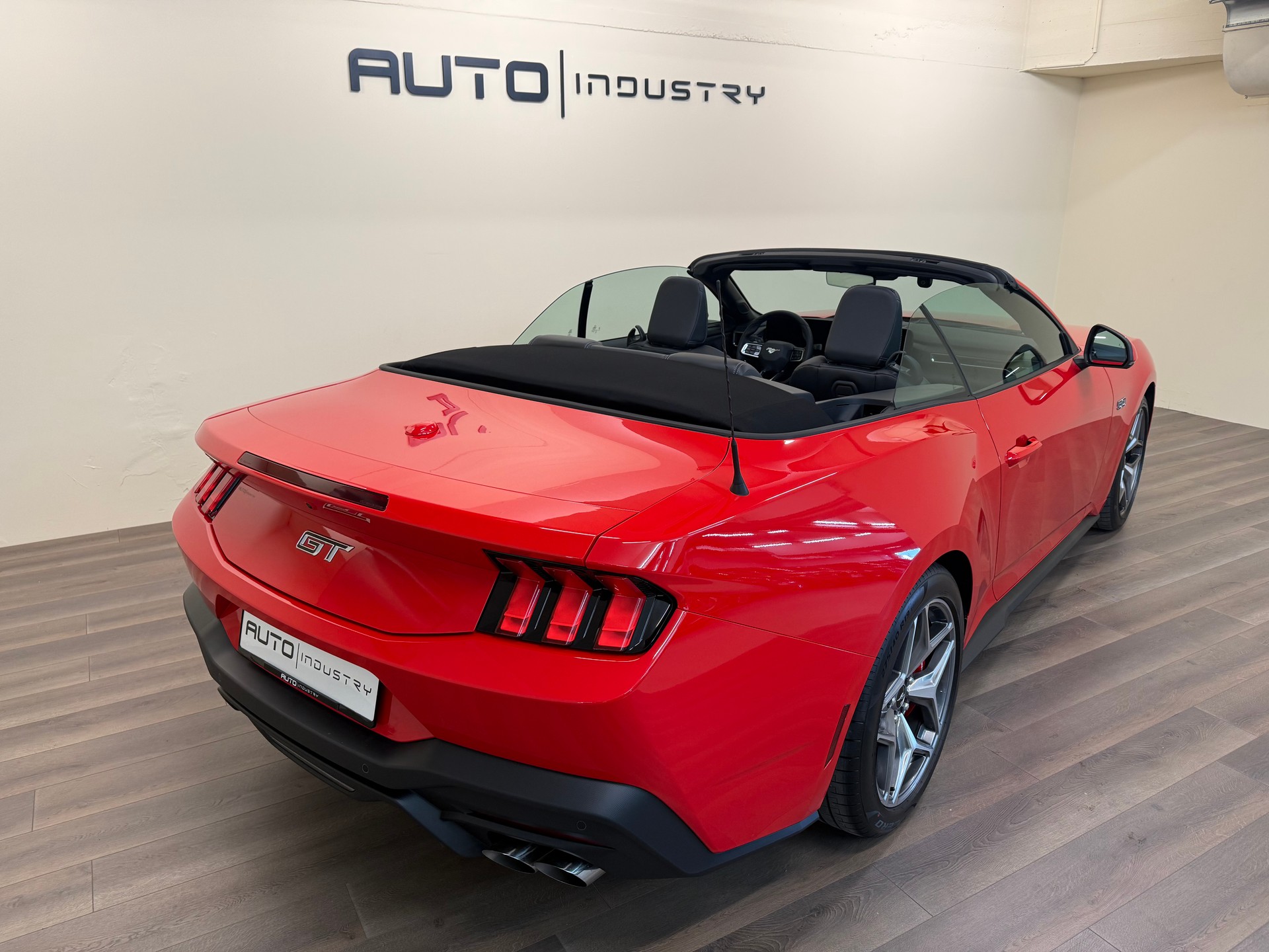 FORD Mustang Convertible 5.0 V8 GT Automat-showroom-element-3
