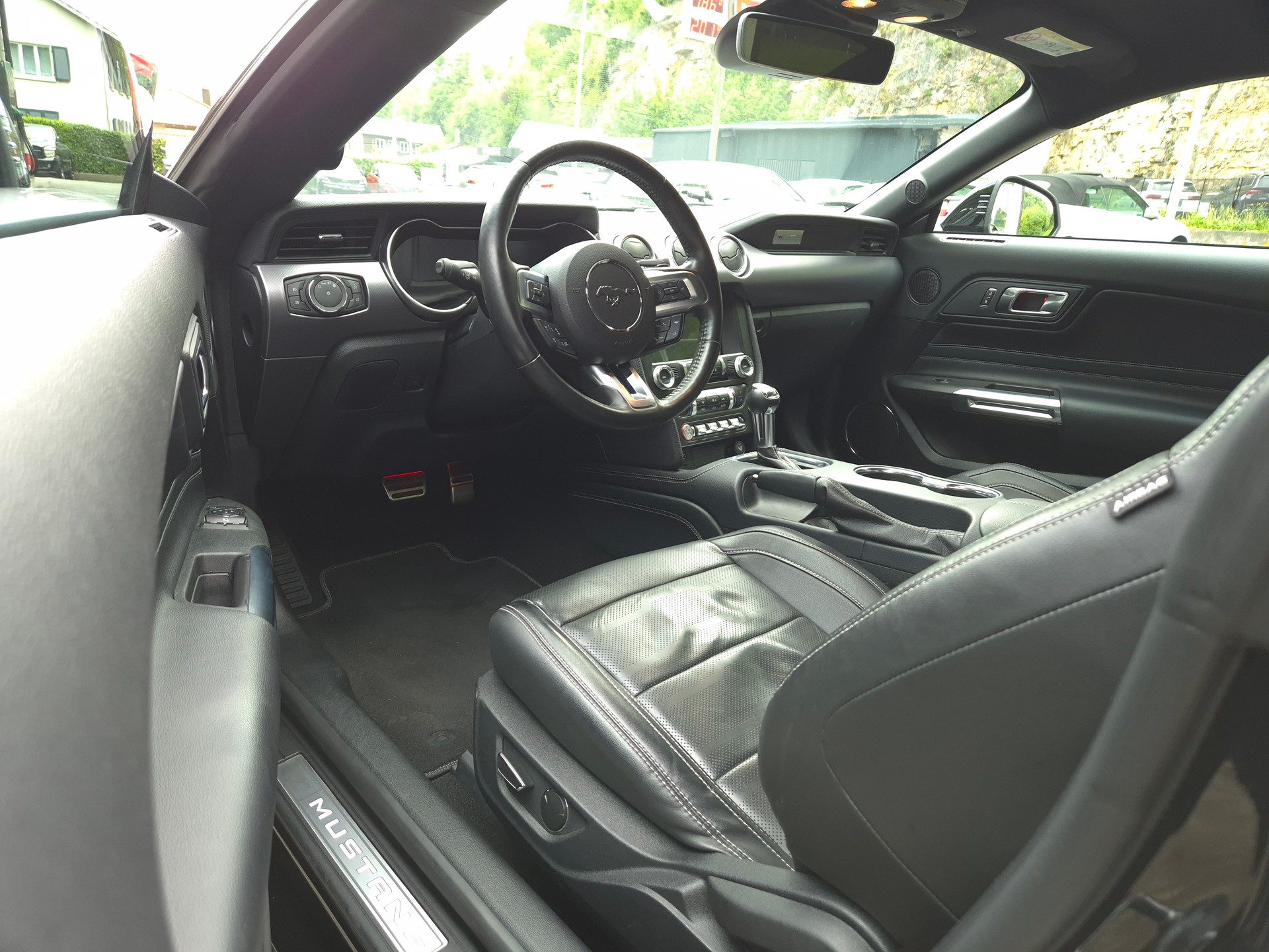 FORD Mustang Fastback 5.0 V8 GT Automat-image-17