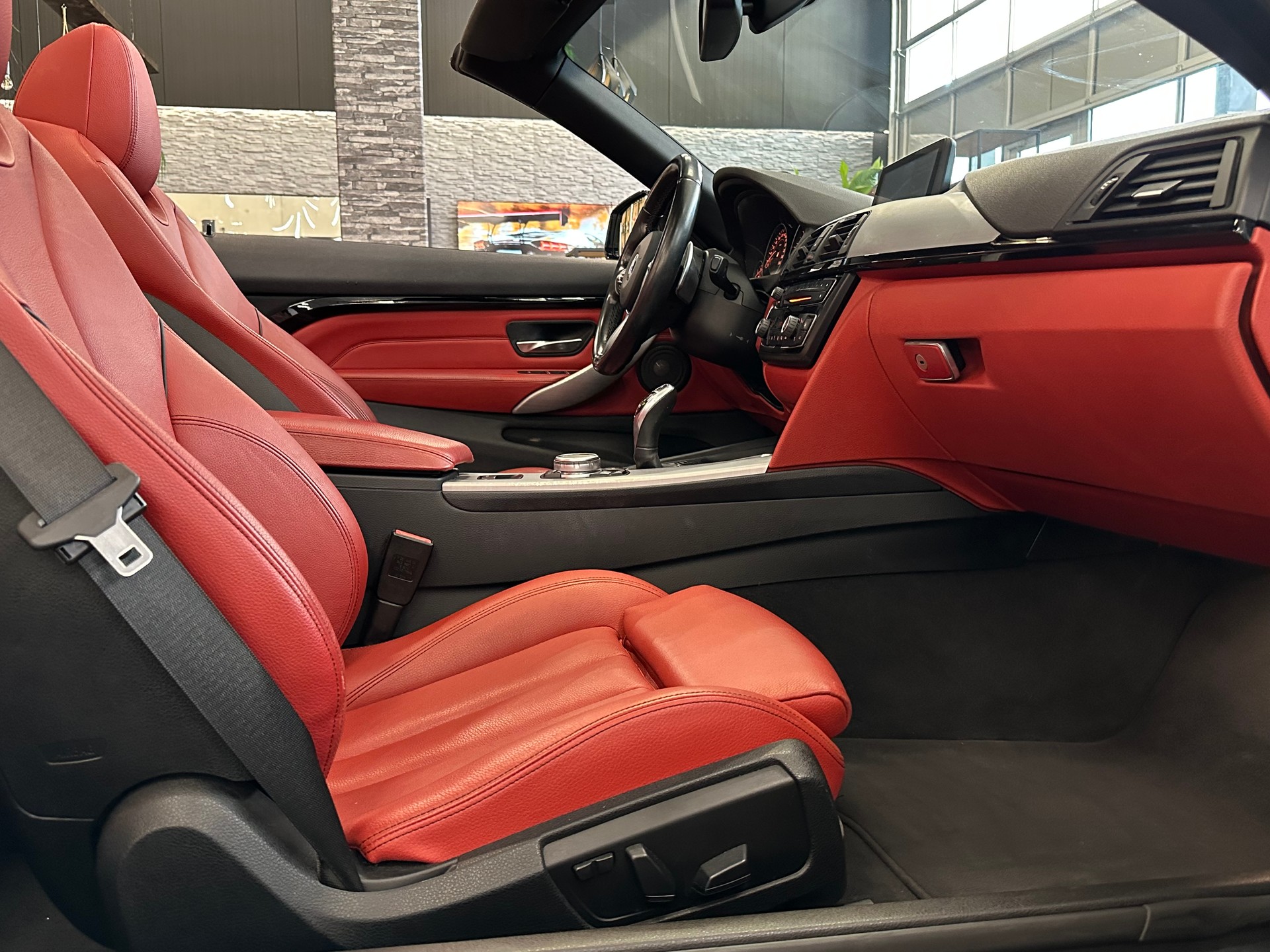 BMW 428i Cabriolet xDrive Steptronic-image-17